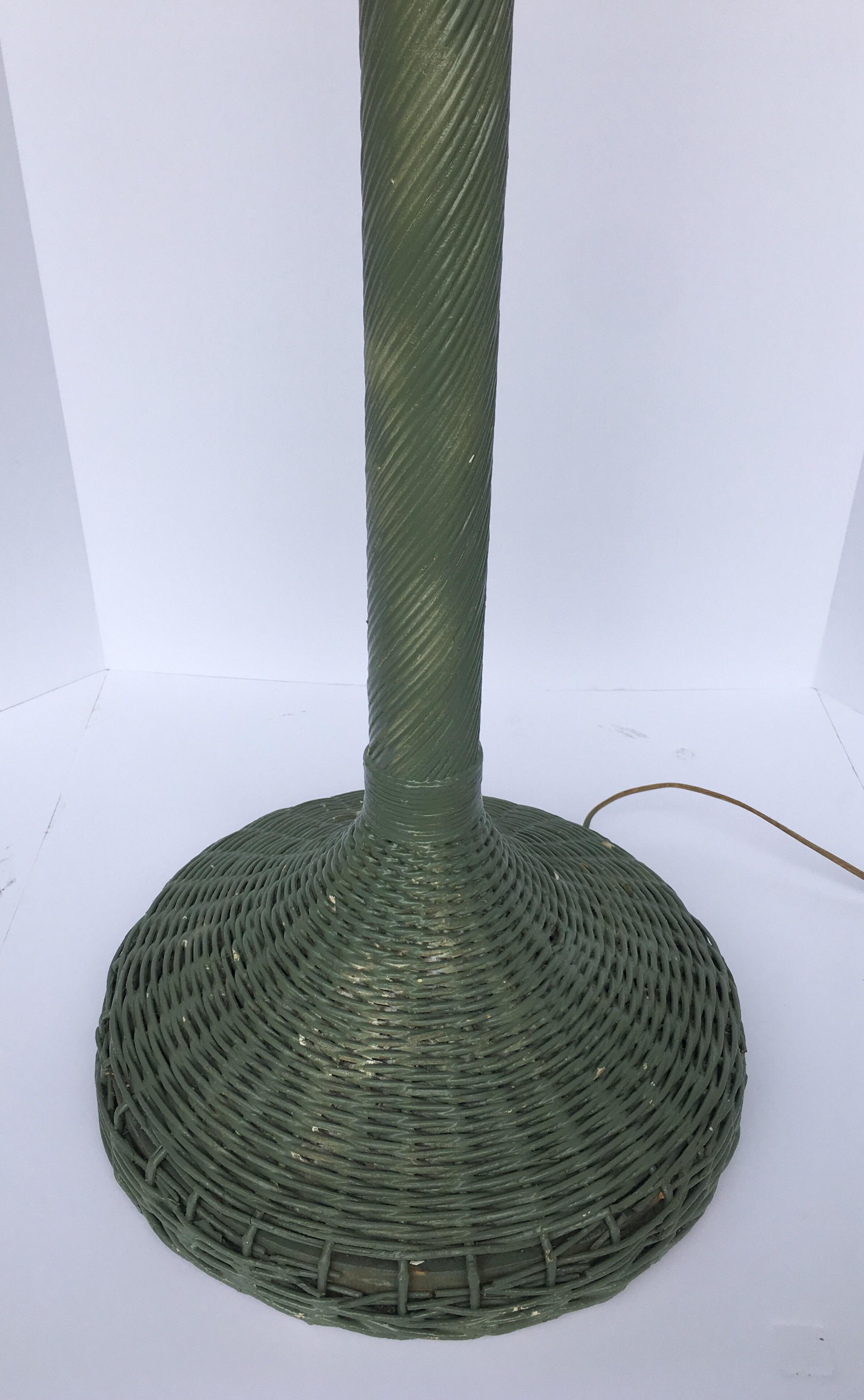 Victorian Style Wicker and Rattan Domed Floor Lamp In Good Condition In Lambertville, NJ