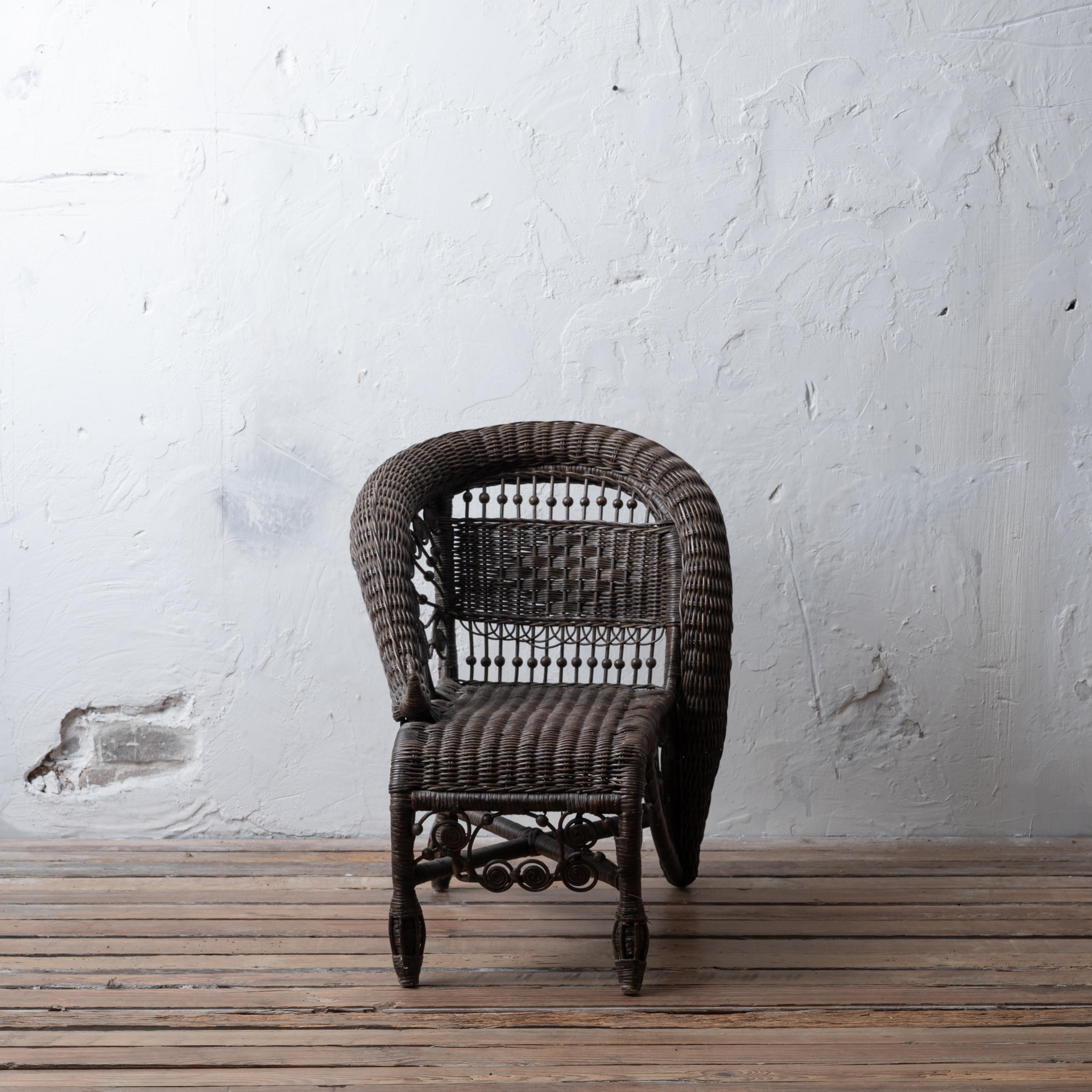 20th Century Victorian Style Wicker Child’s Photographer’s Chair For Sale