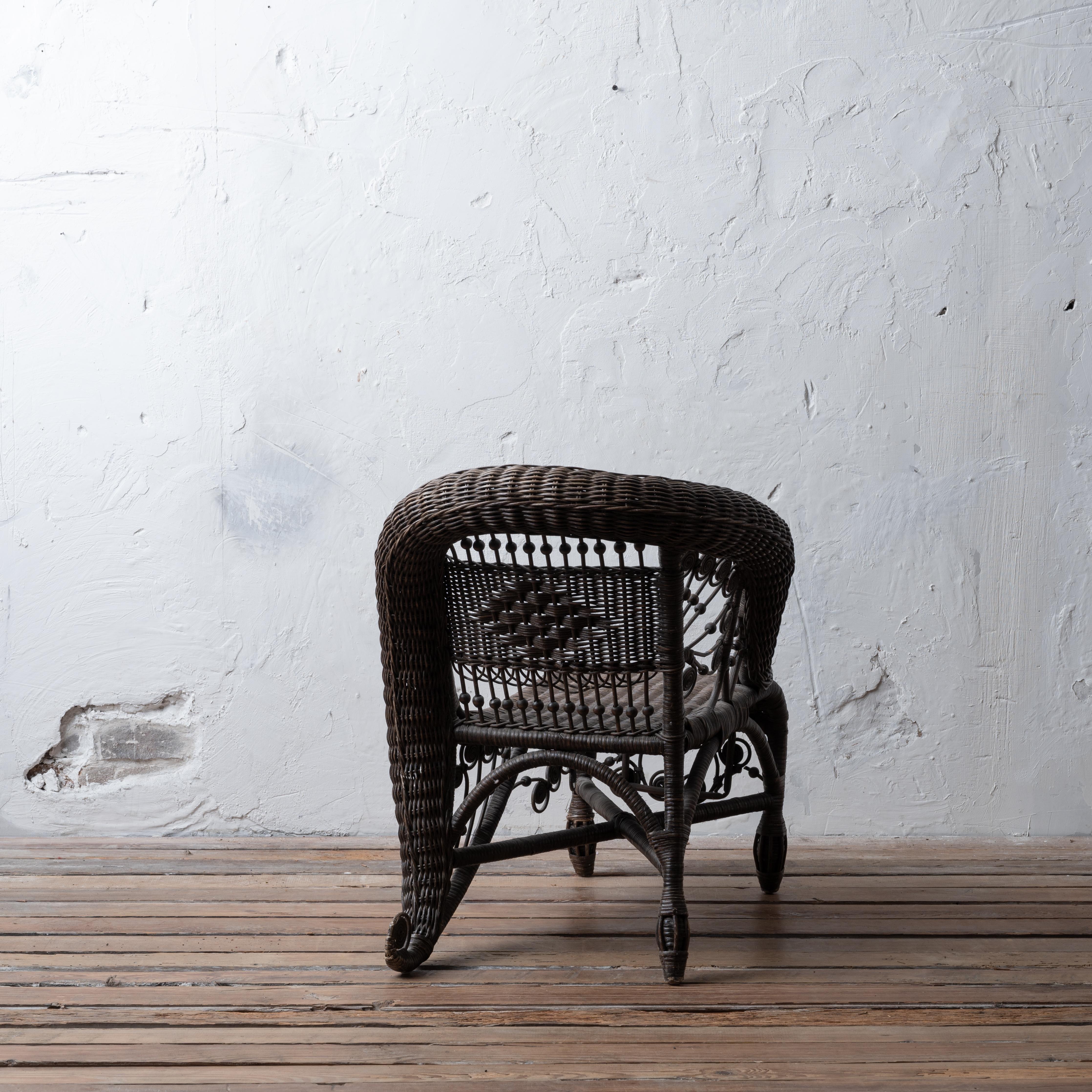 Victorian Style Wicker Child’s Photographer’s Chair For Sale 2