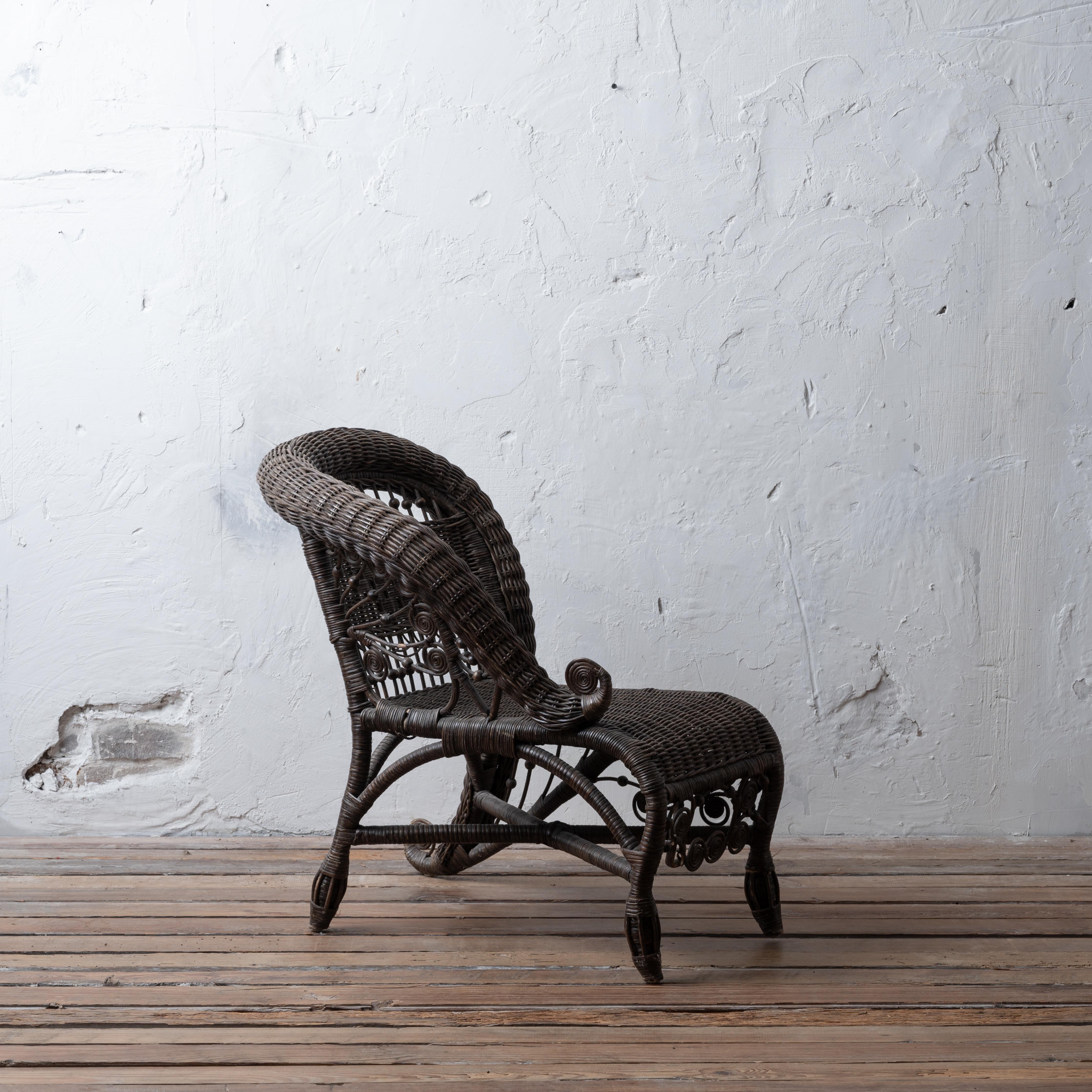 Victorian Style Wicker Child’s Photographer’s Chair For Sale 3