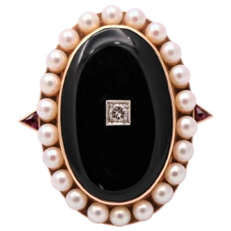 Anello con design a medaglione in stile vittoriano con pietre sintetiche rotanti in vendita