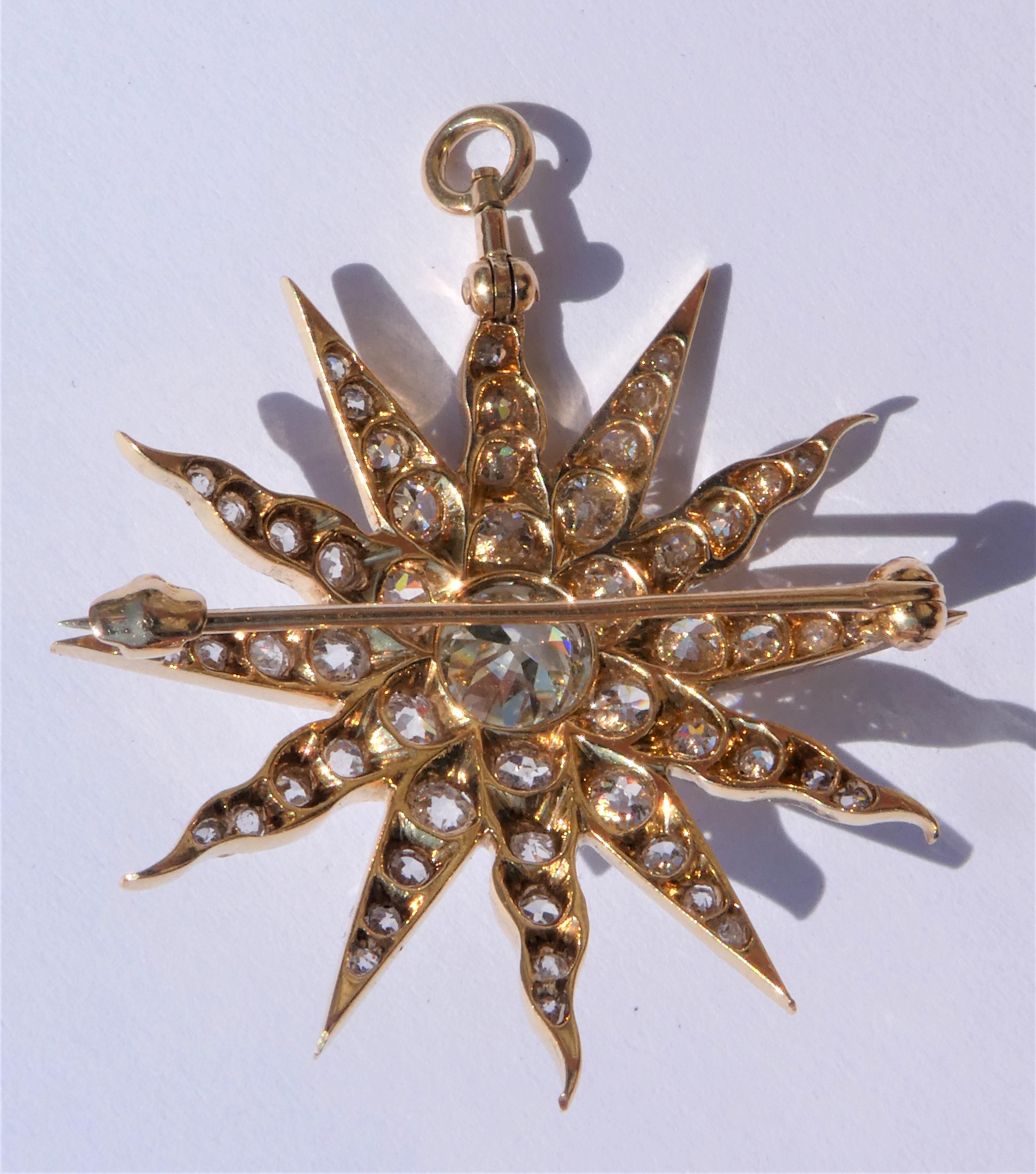 Victorian Twelve-Rayed Star Sunburst Gold Diamond Brooch Pendant In Excellent Condition For Sale In Munich, DE