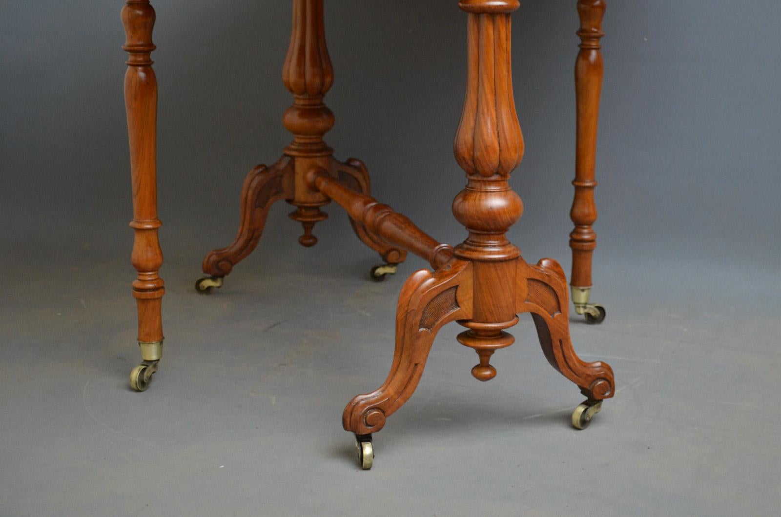 English Victorian Sutherland Table in Walnut For Sale