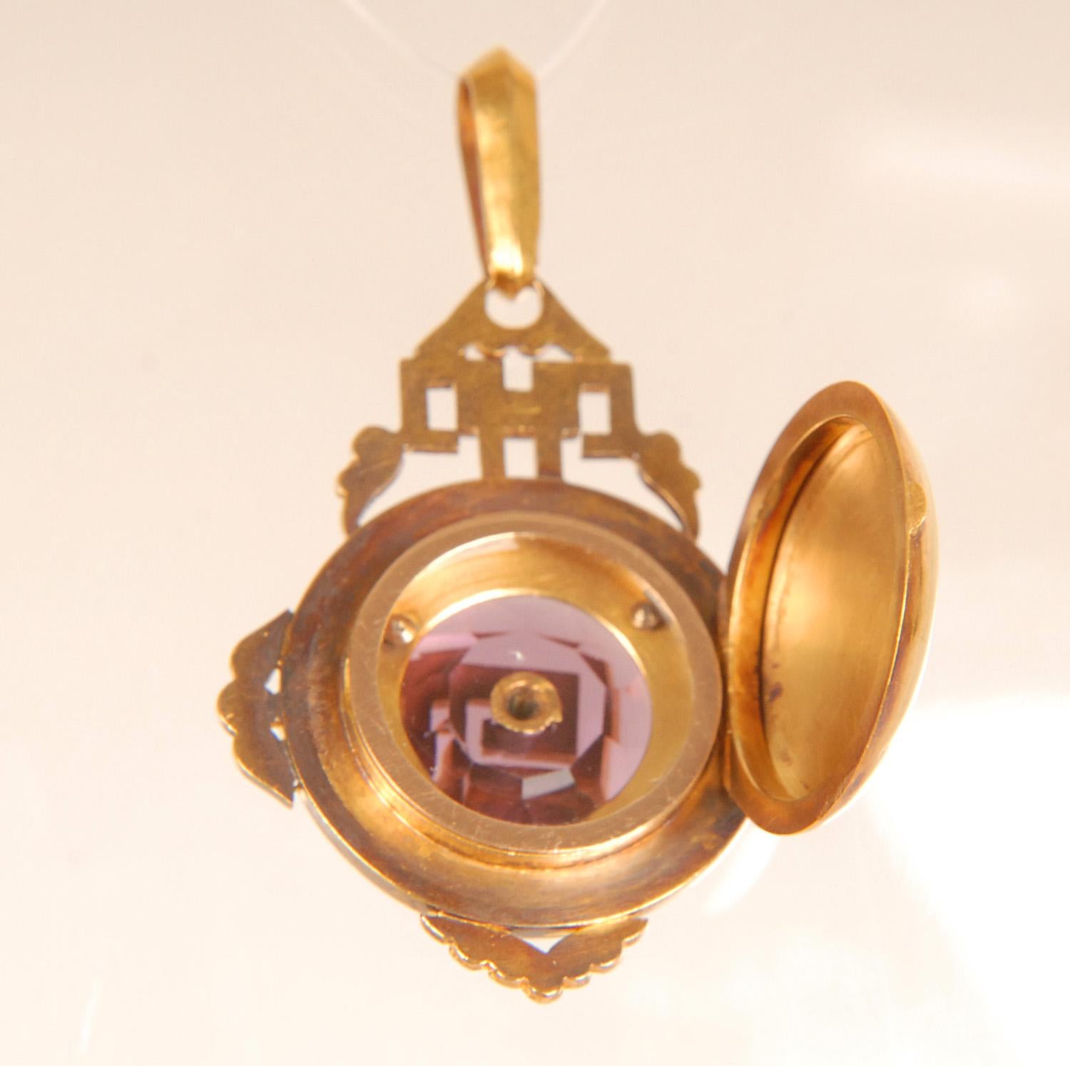 Victorian Sweetheart locket pendant 18K gold diamonds pearls amethyst glass past For Sale 4