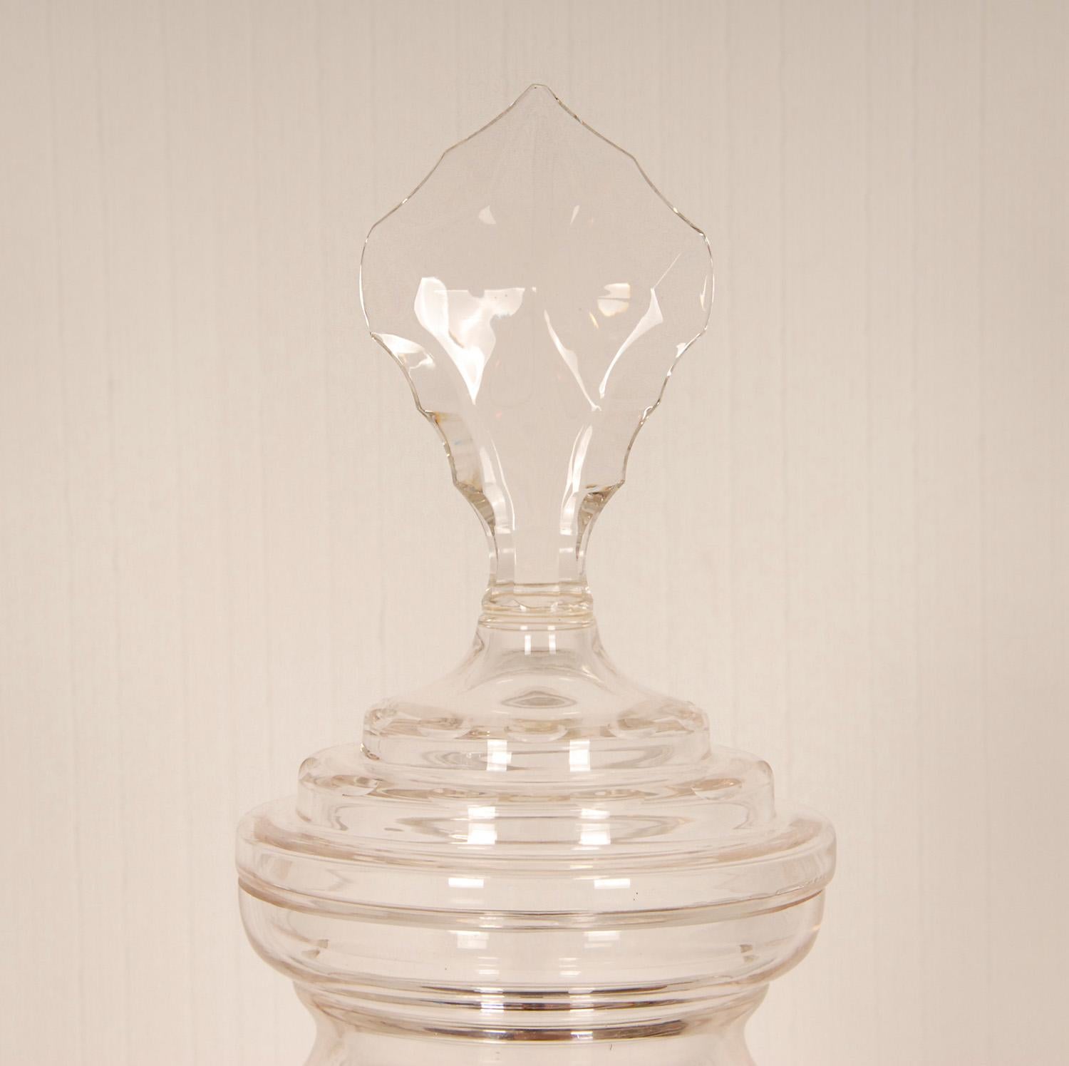 Victorian Sweetmeat Jar Cut Crystal Antique Footed Glass Urn Vase Jar Coupe en vente 4