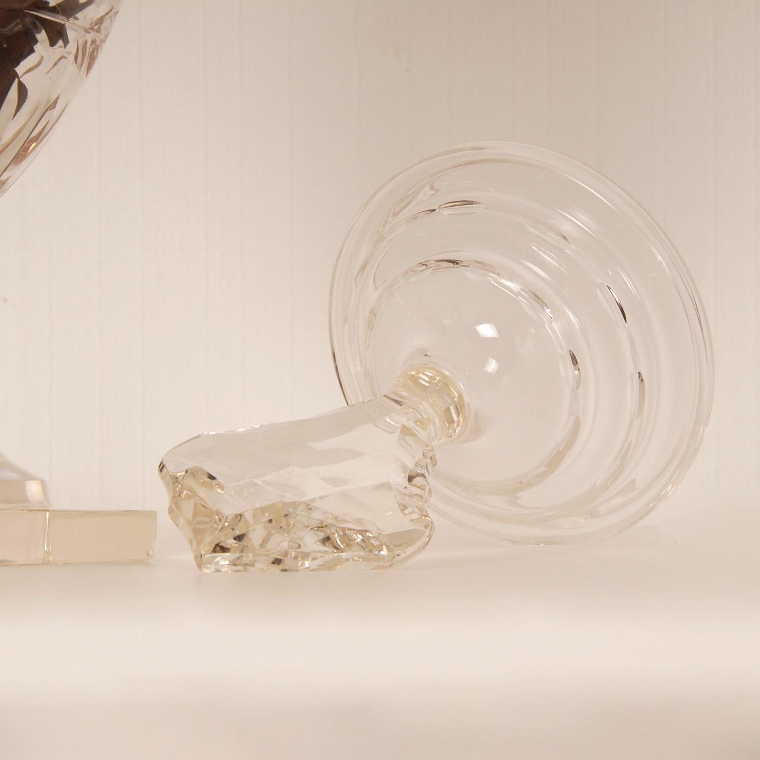 Victorian Sweetmeat Jar Cut Crystal Antique Footed Glass Urn Vase Jar Coupe en vente 5