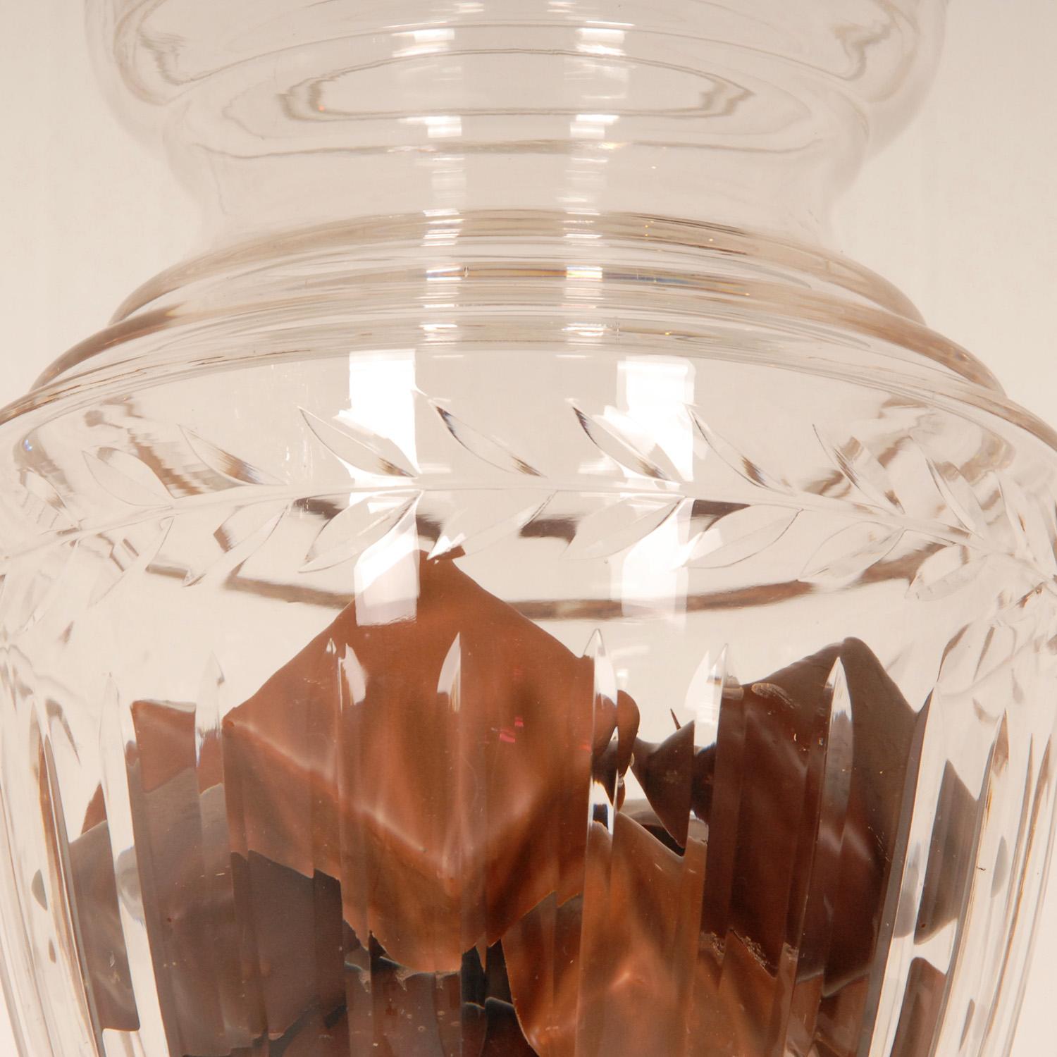Victorien Victorian Sweetmeat Jar Cut Crystal Antique Footed Glass Urn Vase Jar Coupe en vente
