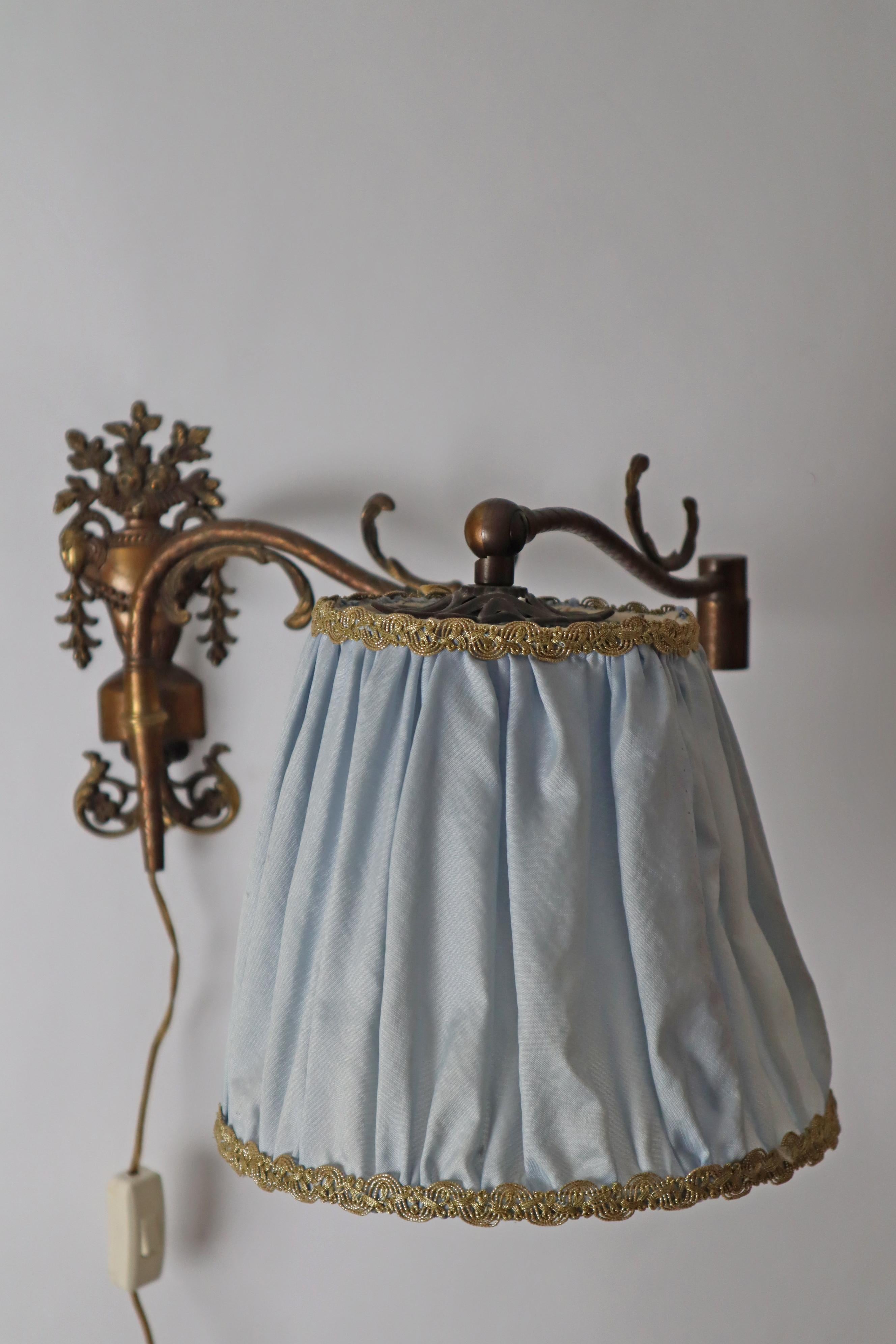 Victorian Swivel Wall Lamp Gilded with Ram's Head and Urn France Around 1880 For Sale 7