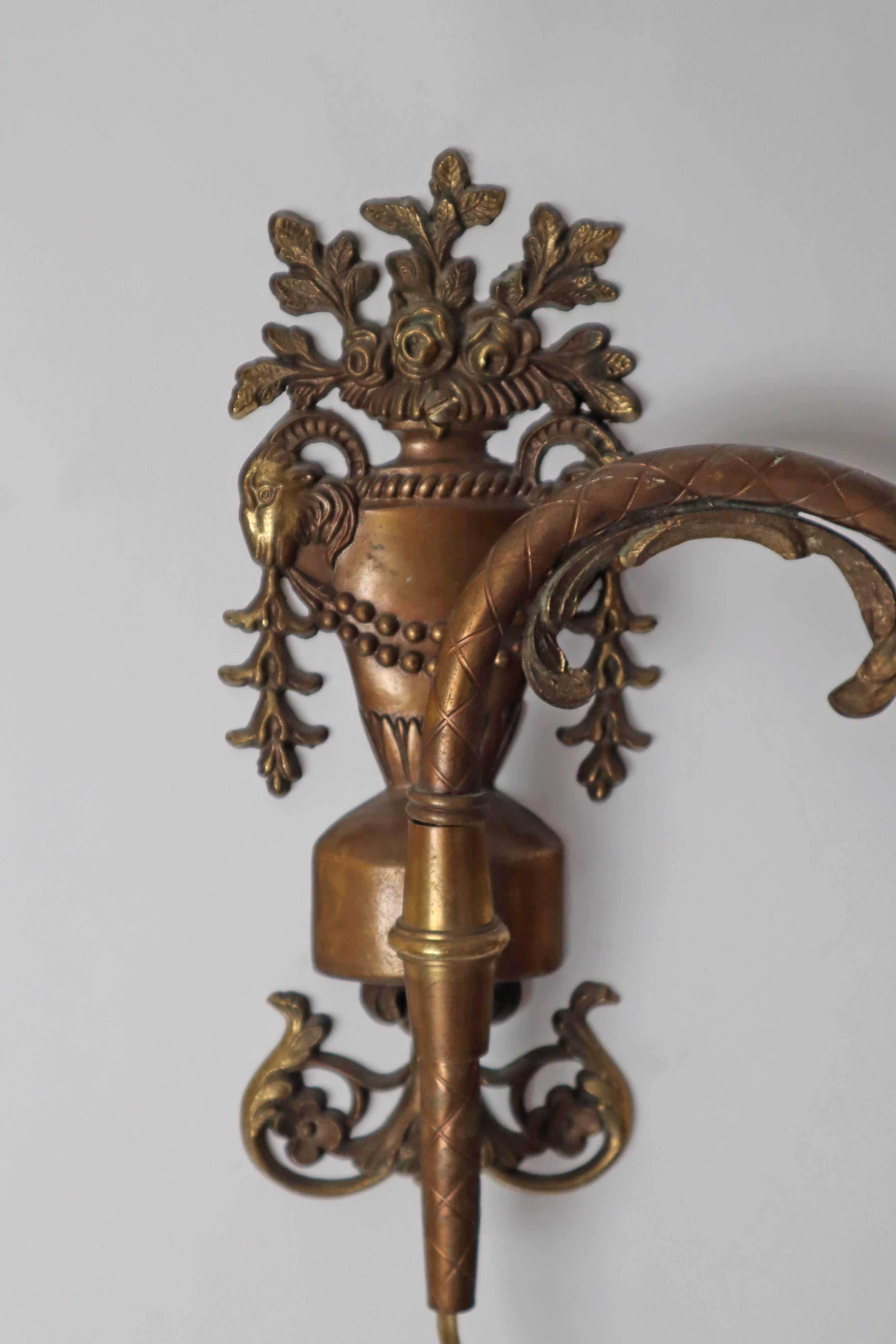 Victorian Swivel Wall Lamp Gilded with Ram's Head and Urn France Around 1880 For Sale 1
