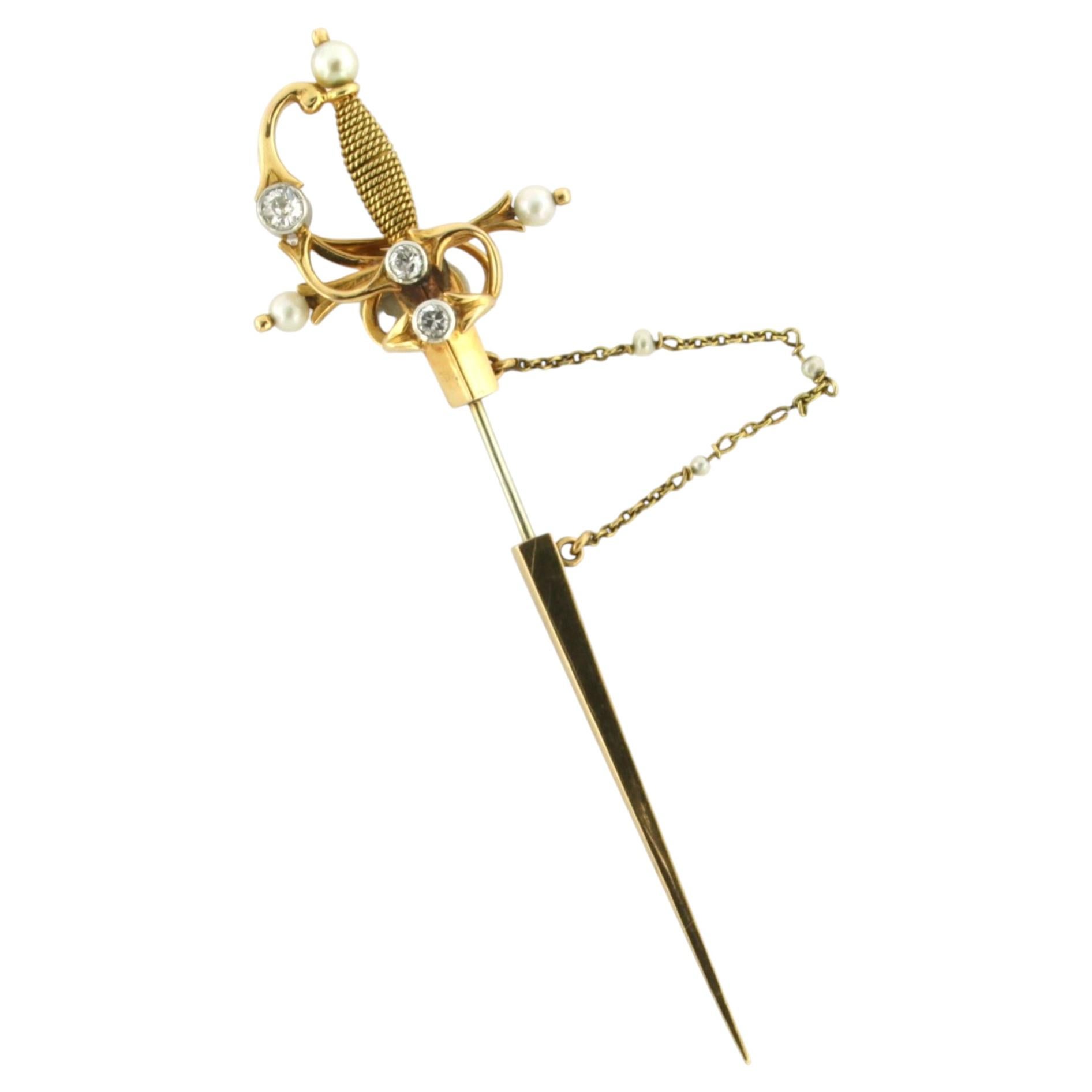 Broche victoriano con forma de espada, con diamantes europeos antiguos, de oro de 18k y platino