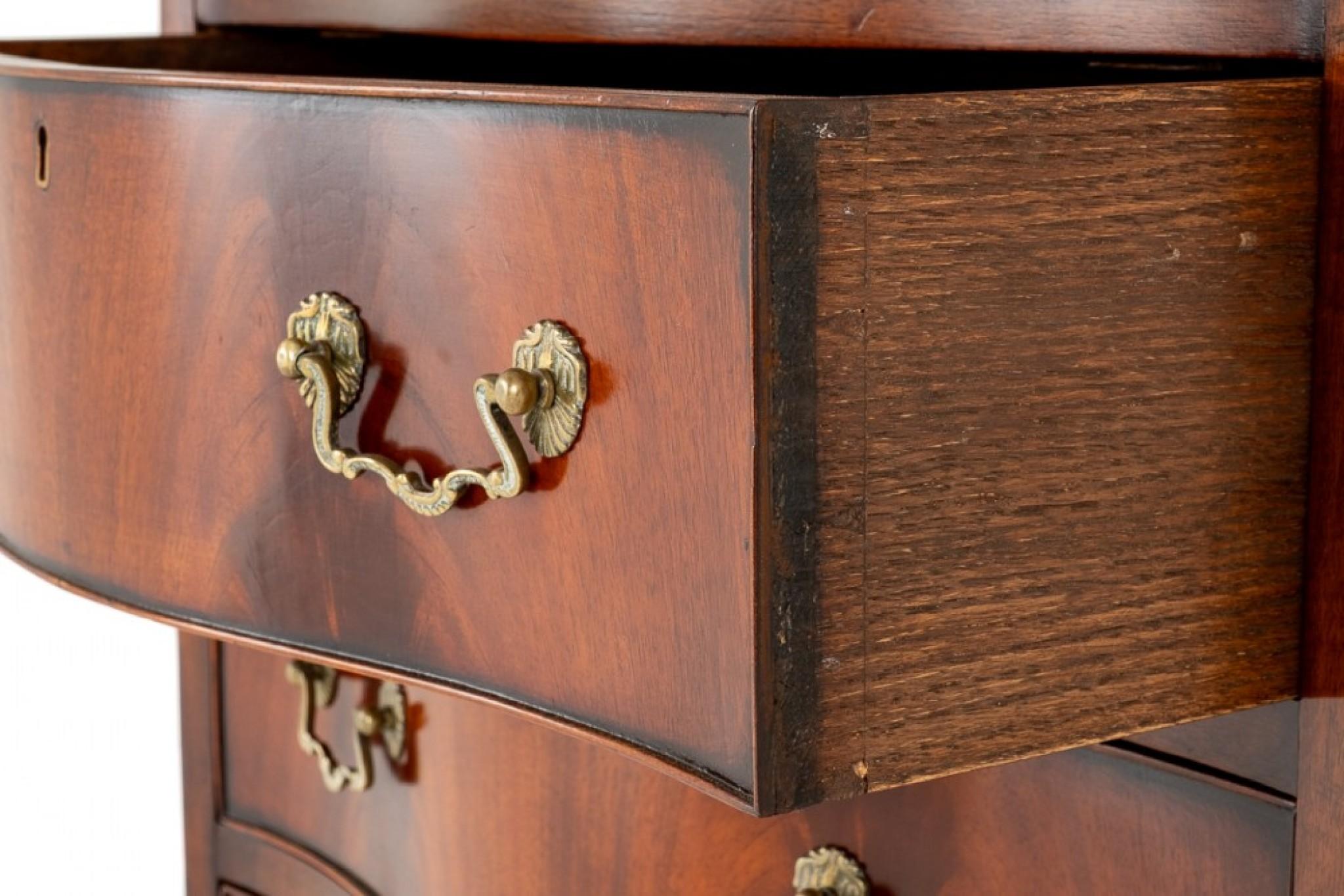 Victorian Tall Boy Chest Drawers Serpentine 1900 In Good Condition For Sale In Potters Bar, GB