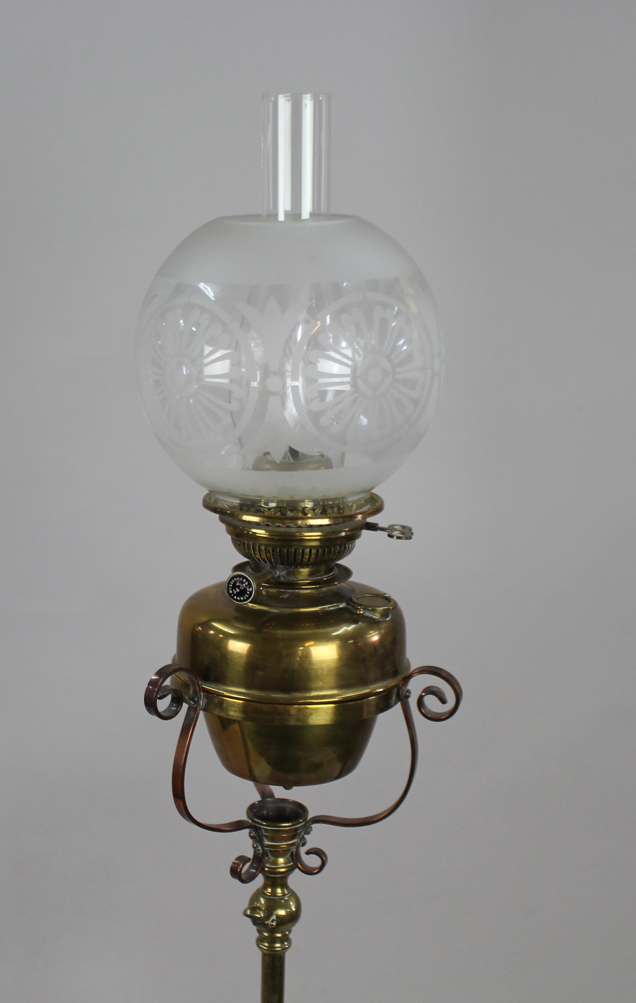 British Victorian Telescopic Brass Standard Oil Lamp For Sale