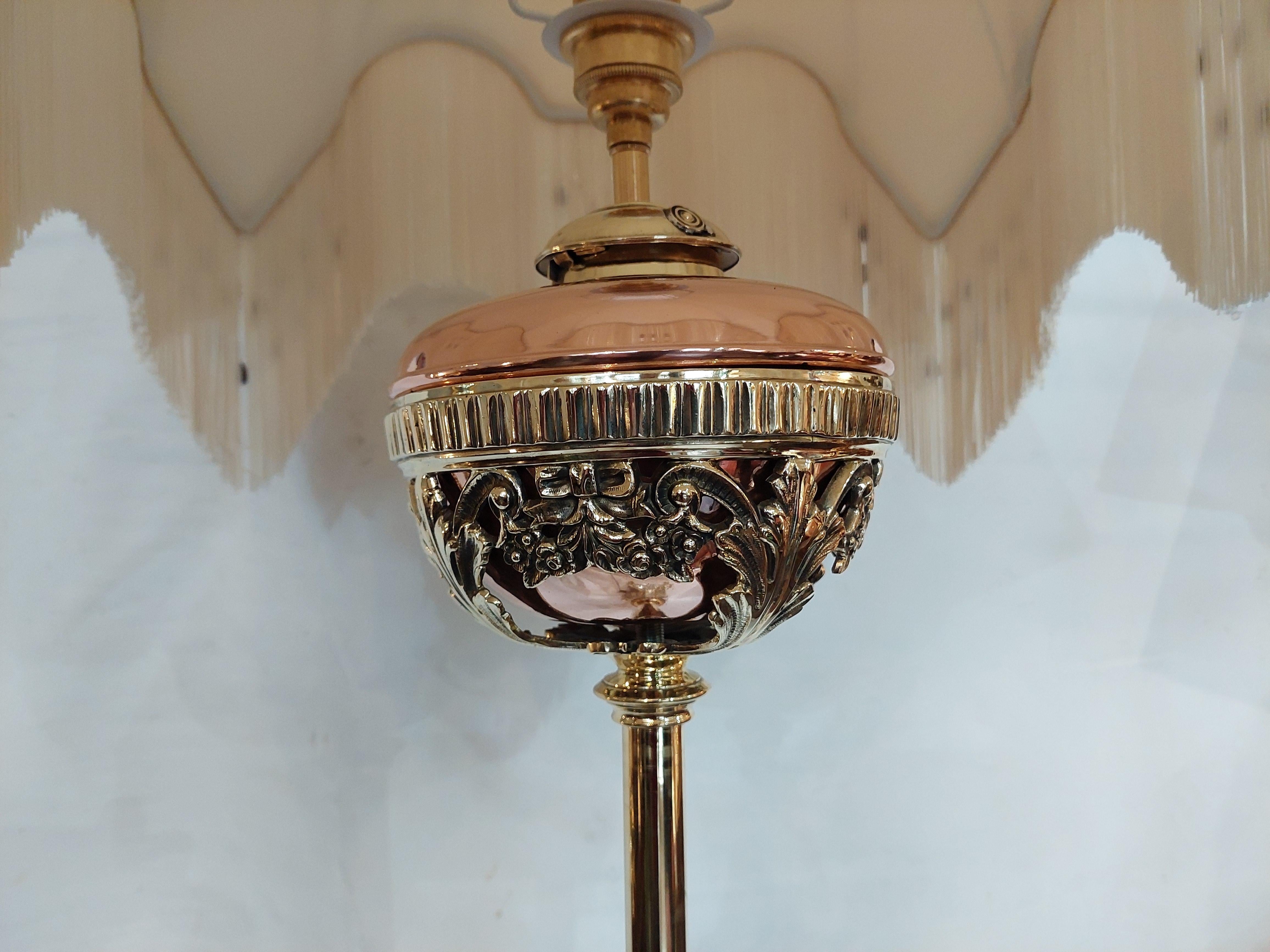 Victorian Telescopic Brass Standard Oil Lamp For Sale 1
