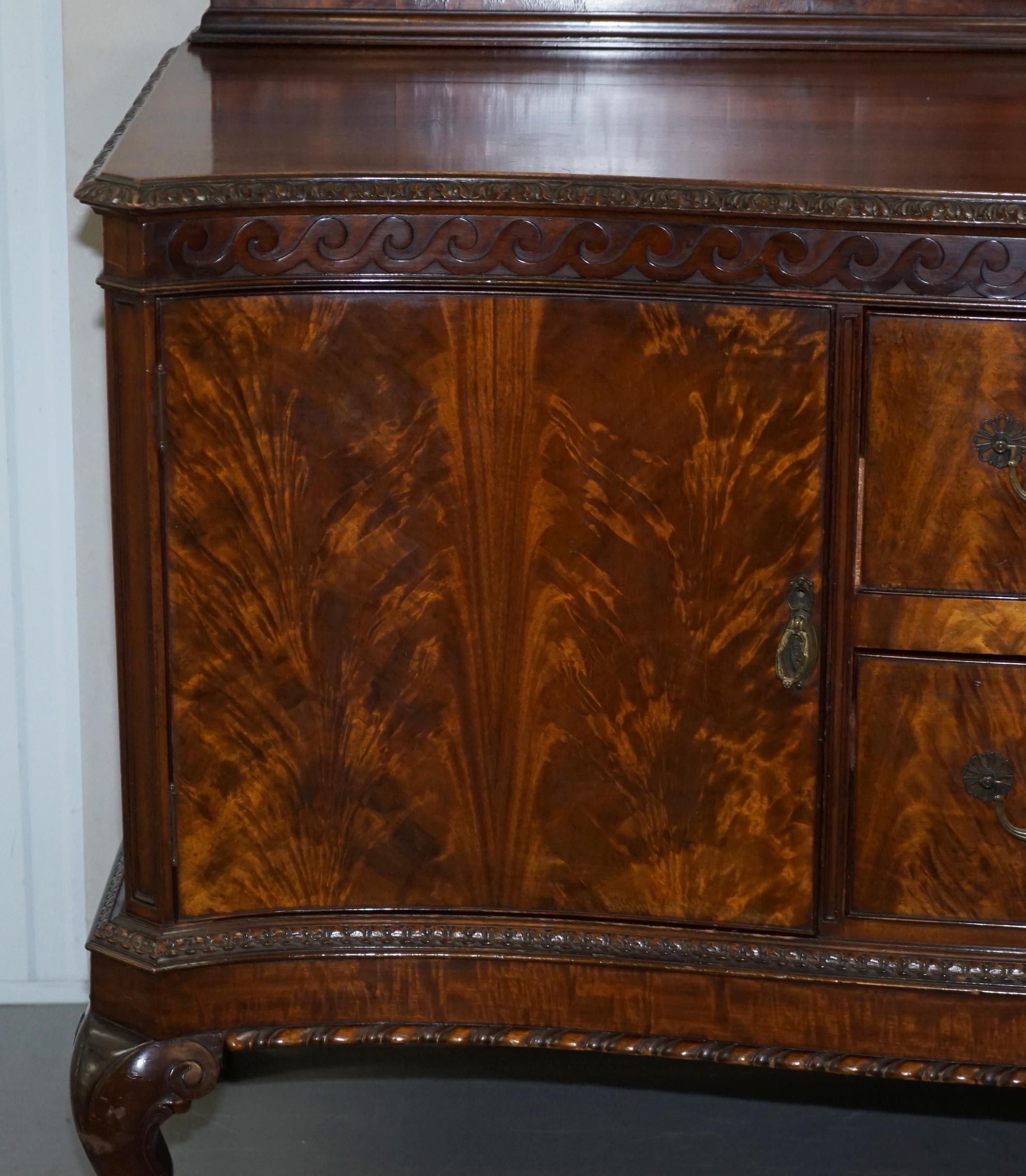 Victorian Thomas Chippendale Claw and Ball Feet Sideboard Flamed Curl Hardwood In Good Condition In West Sussex, Pulborough