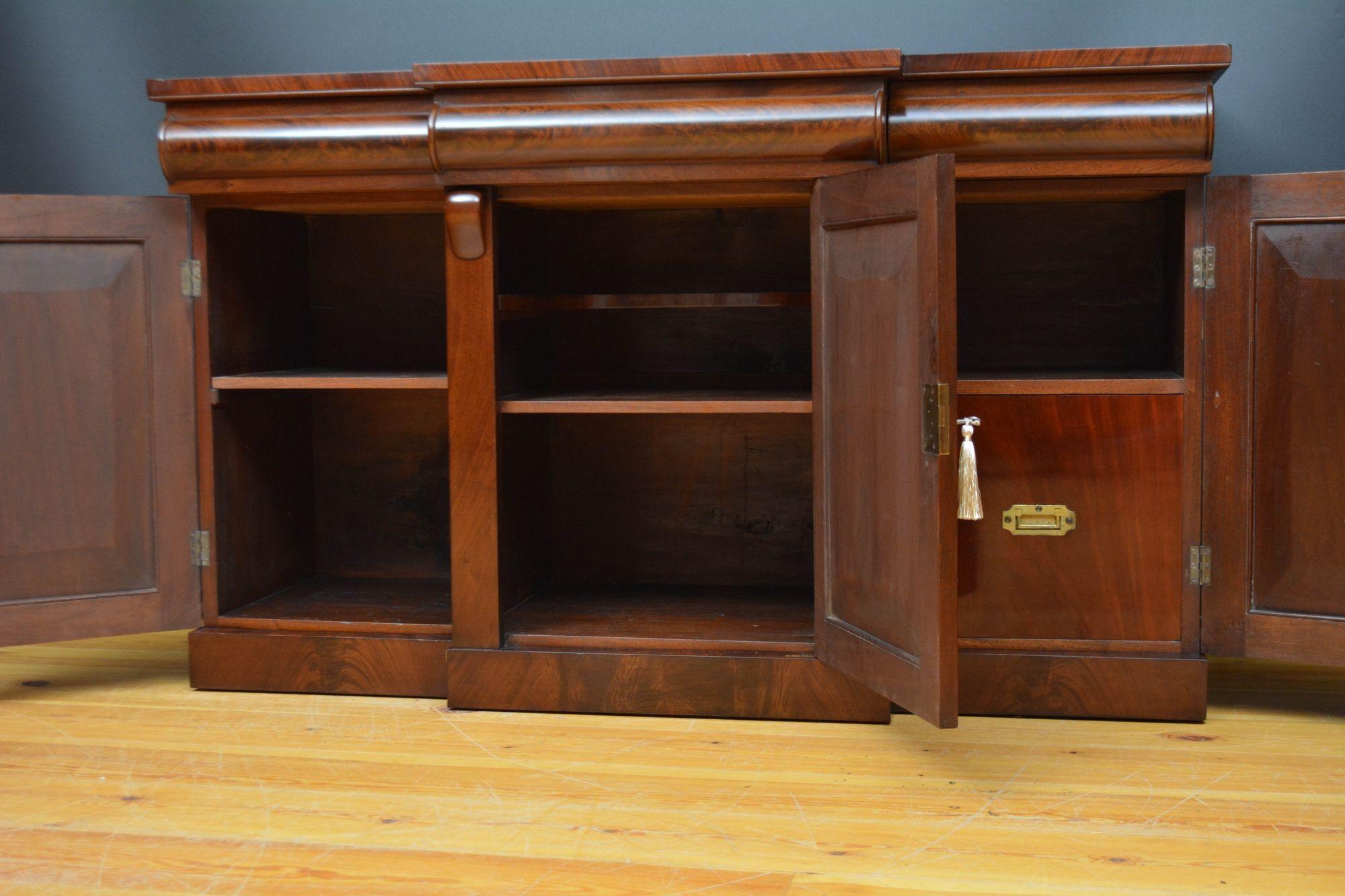 Victorian Three Door Sideboard in Mahogany For Sale 8