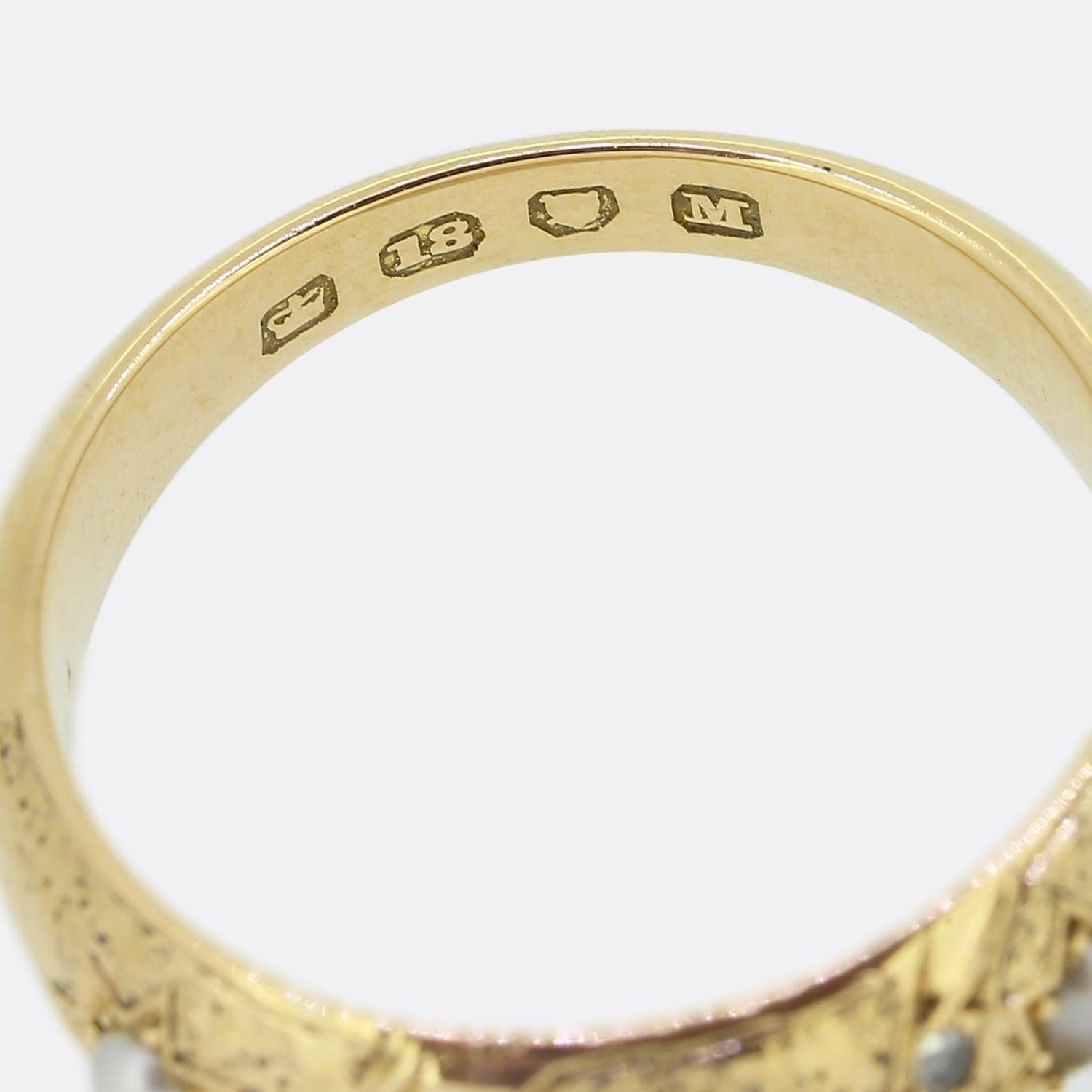 Viktorianischer Ring aus drei Steinen mit Perlen und Diamanten Damen im Angebot