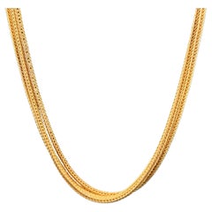 Collier victorien à trois brins en or jaune Circa 1880s Collier victorien à trois brins en or jaune Circa 1880s