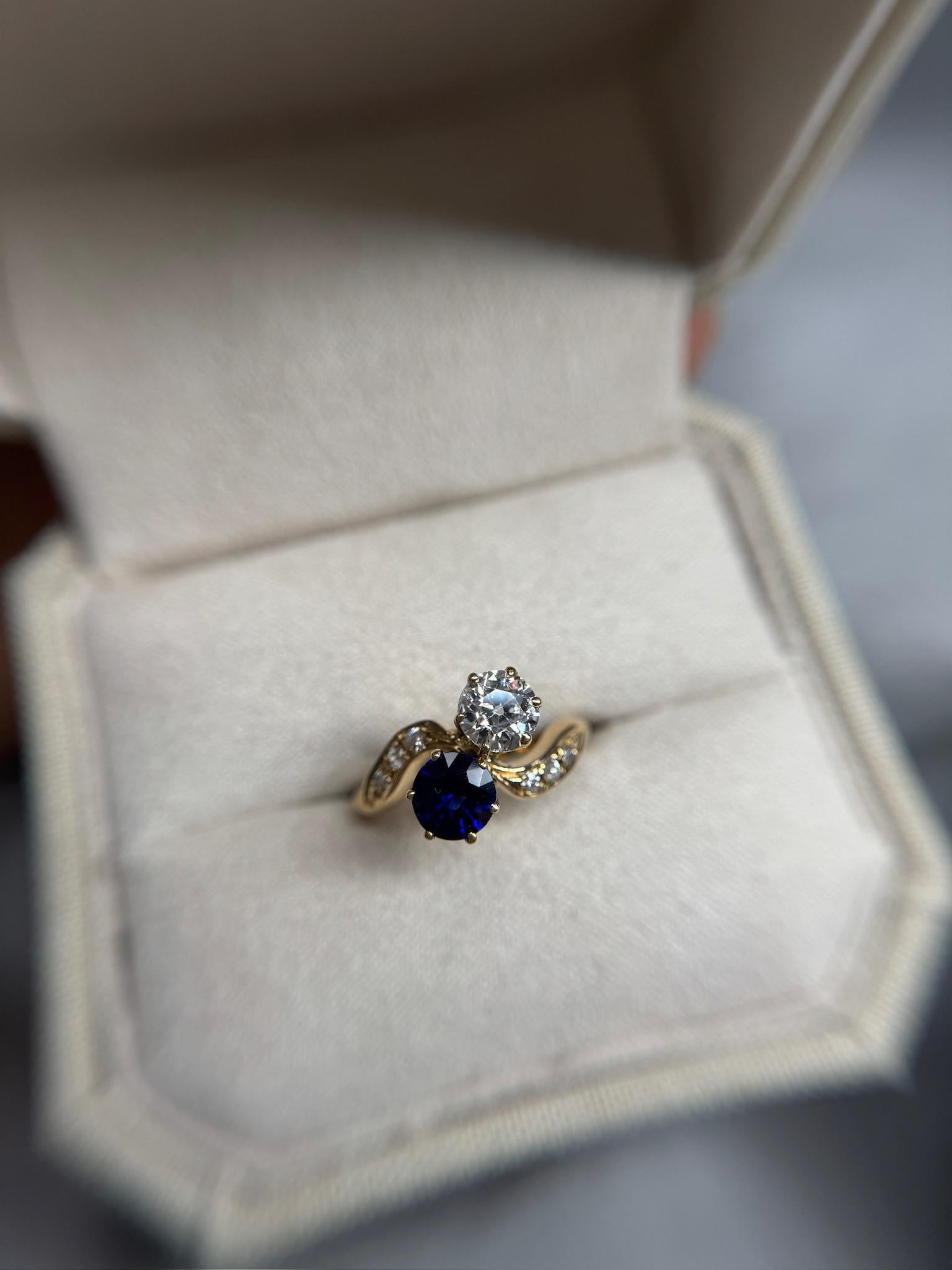 Bague victorienne Toi et Moi en or 14 carats avec saphirs et diamants, taille 6 Excellent état - En vente à New York, NY