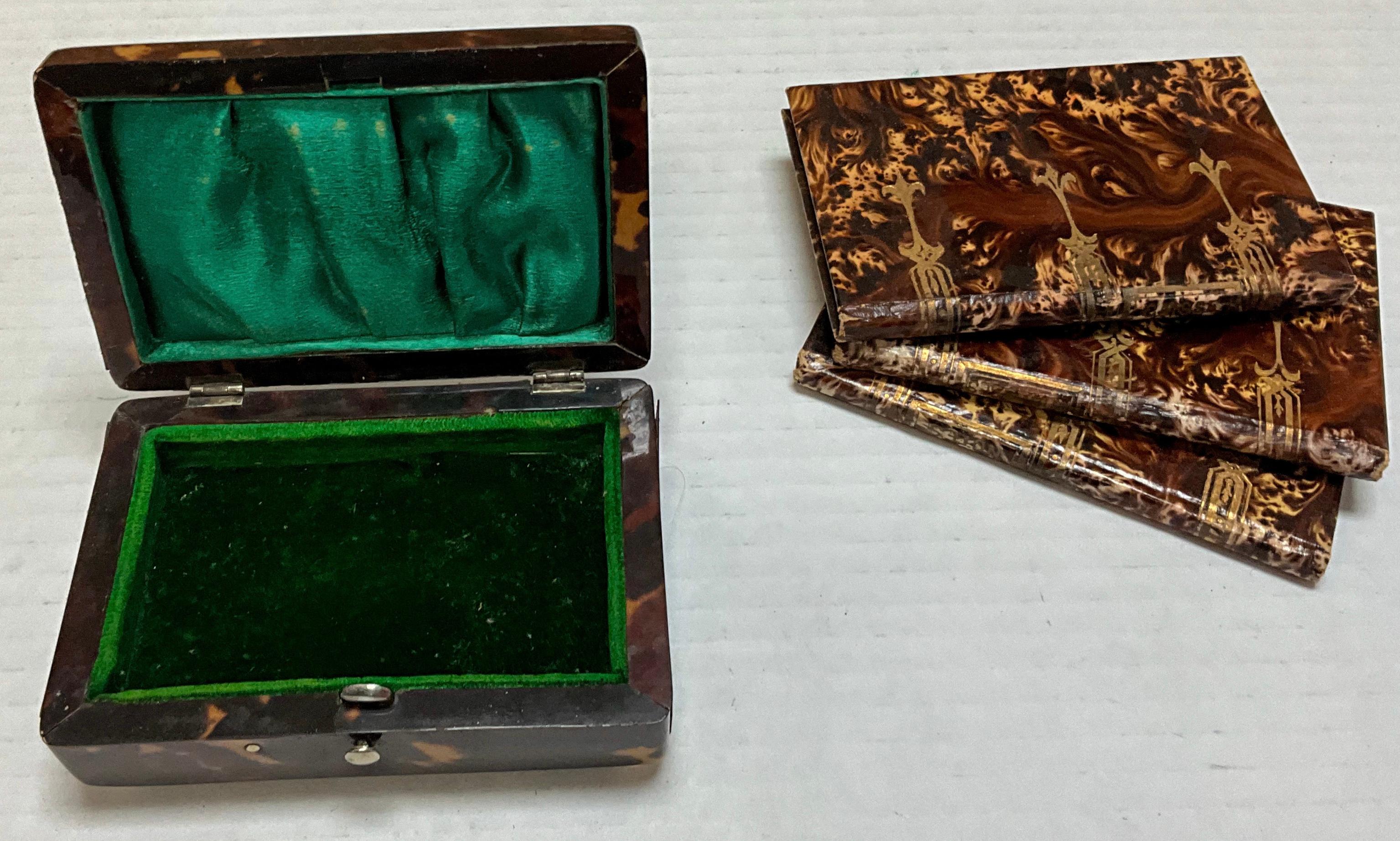 Viktorianische Schildkrötenpanzer-Schreibtischbox W/  3 Bücher aus italienischem Schildpatt-Kunstleder im Zustand „Gut“ im Angebot in Kennesaw, GA