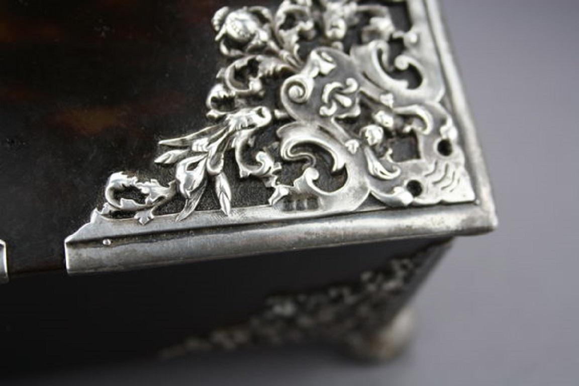 Victorian Tortoiseshell and Silver-Mounted Jewelry Casket In Good Condition For Sale In London, GB