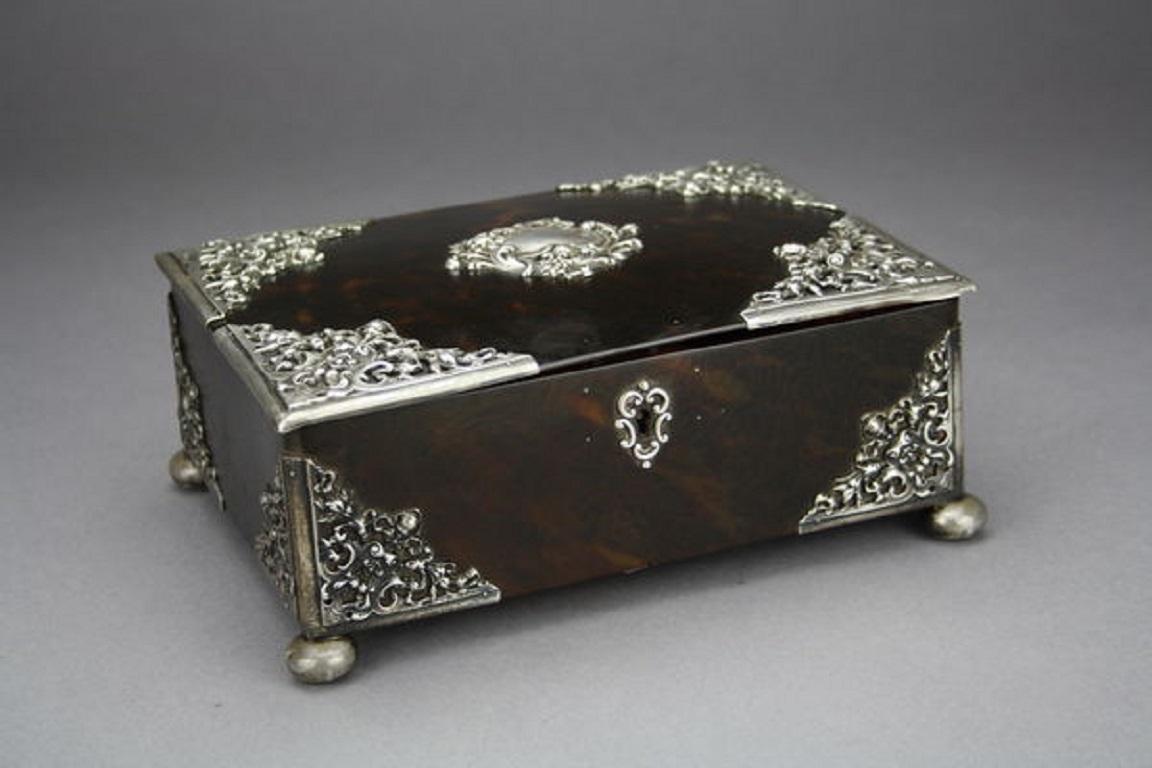 19th Century Victorian Tortoiseshell and Silver-Mounted Jewelry Casket For Sale
