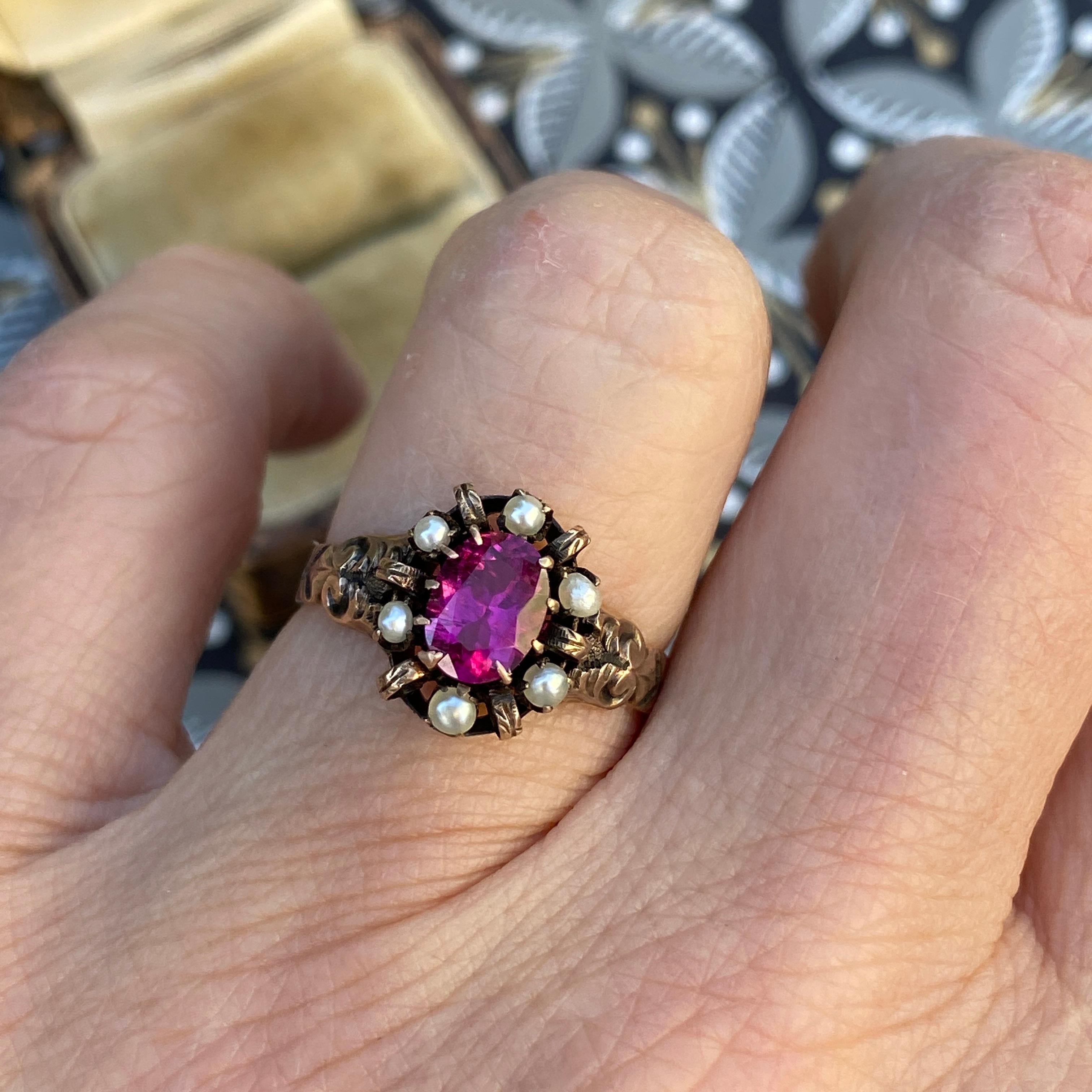 Taglio ovale Anello vittoriano con tormalina in filigrana d'oro 14K in vendita