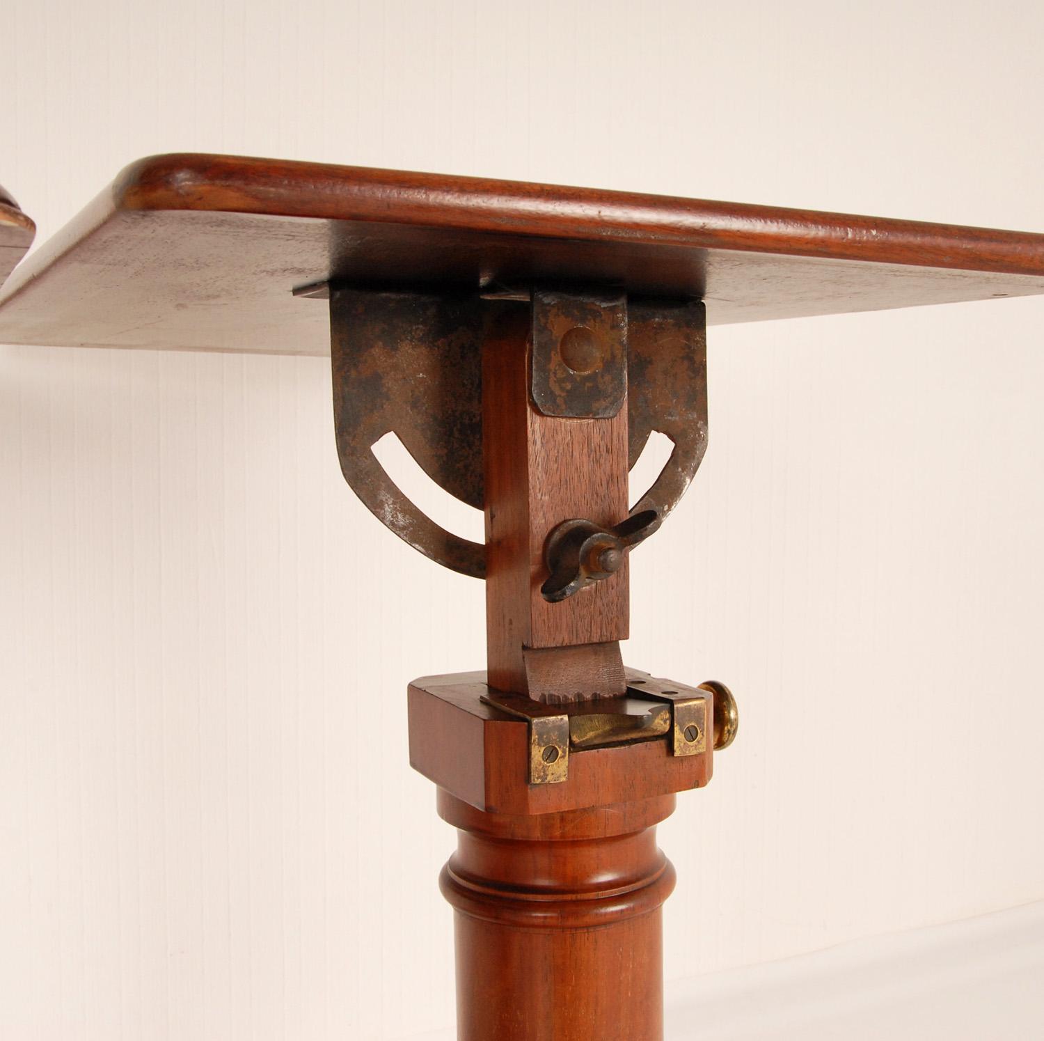 Victorian Traditional English Reading Tables Side Table with Casters