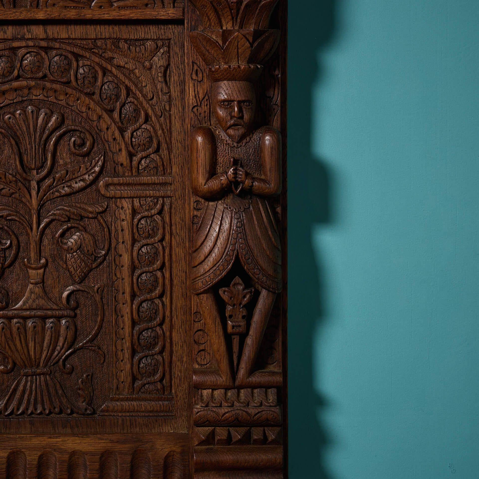 Viktorianisches Tudor Revival Wandpaneel aus geschnitzter Eiche im Zustand „Relativ gut“ im Angebot in Wormelow, Herefordshire