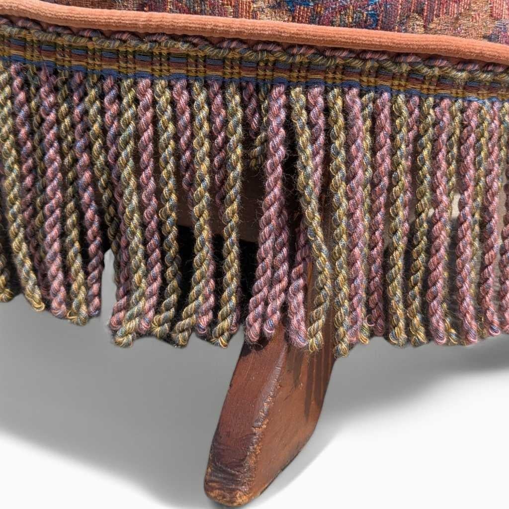 Sedia a dondolo vittoriana con cuscini, velluto floreale e frange, c. 1900, USA in vendita 11