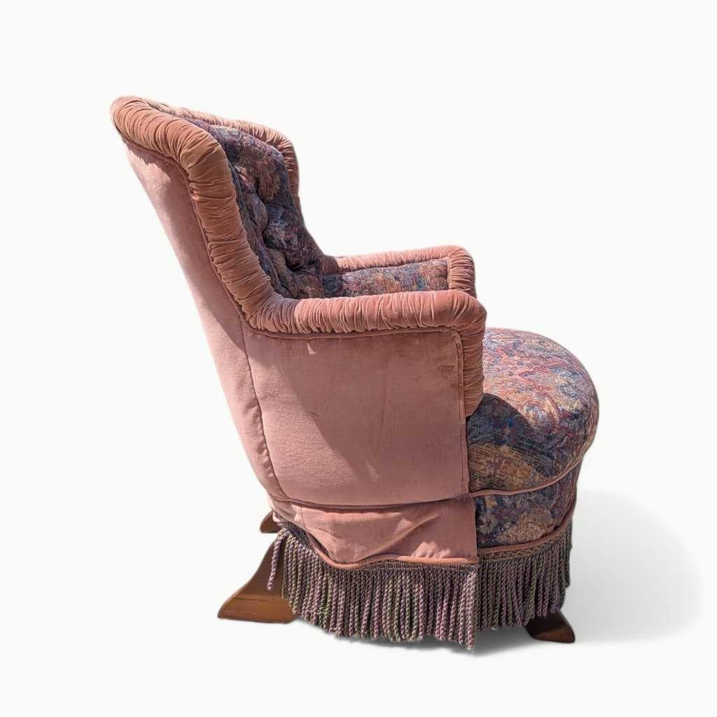 Sedia a dondolo vittoriana con cuscini, velluto floreale e frange, c. 1900, USA in vendita 1