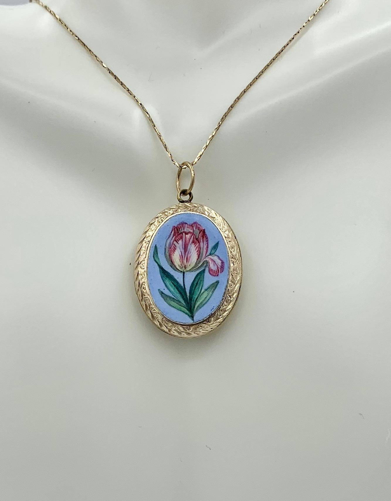 Victorian Tulip Flower Locket Enamel Gold Robins Egg Blue Art Nouveau In Good Condition In New York, NY