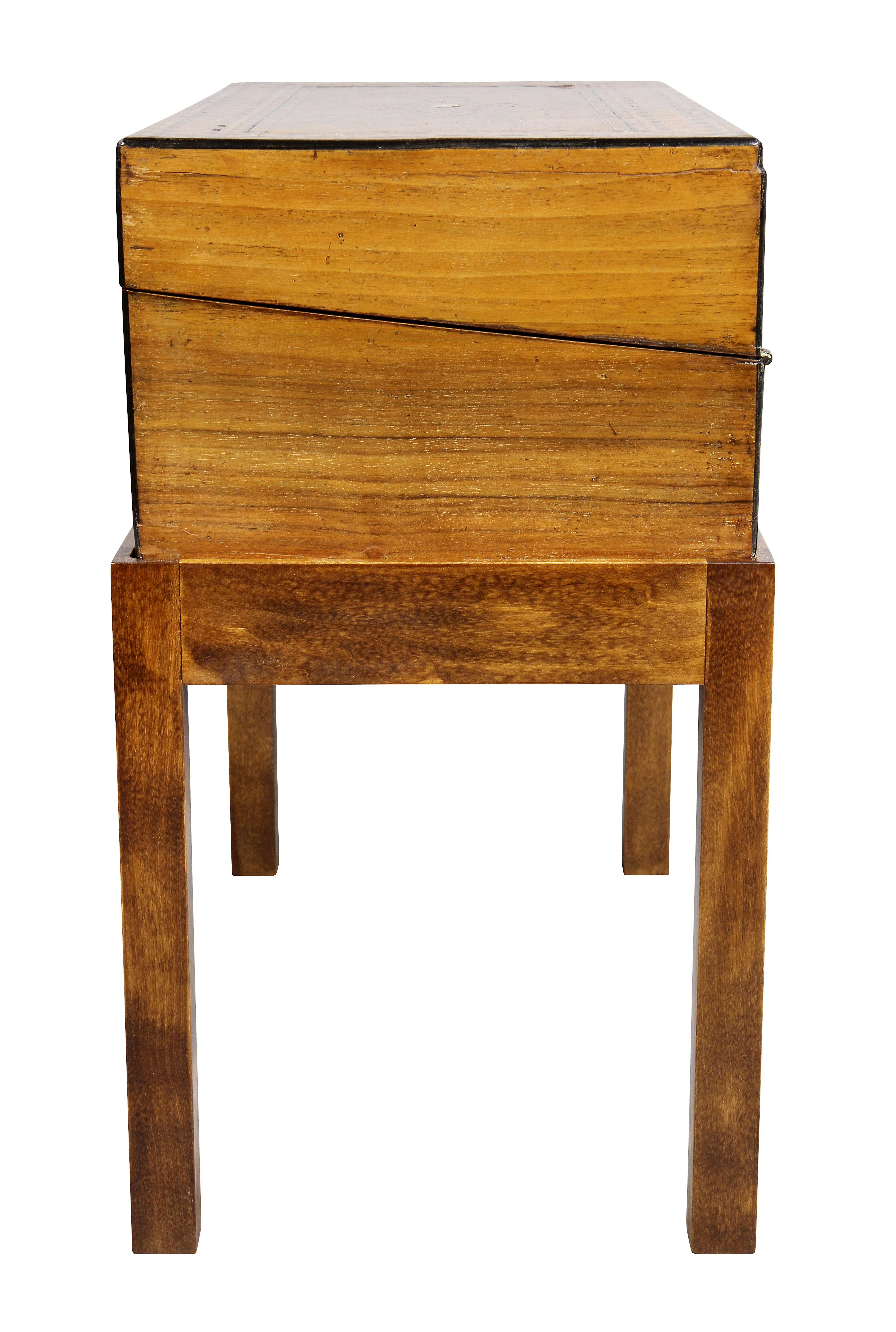 Victorian Tunbridge Figured Walnut and Parquetry Lap Desk on Base 4