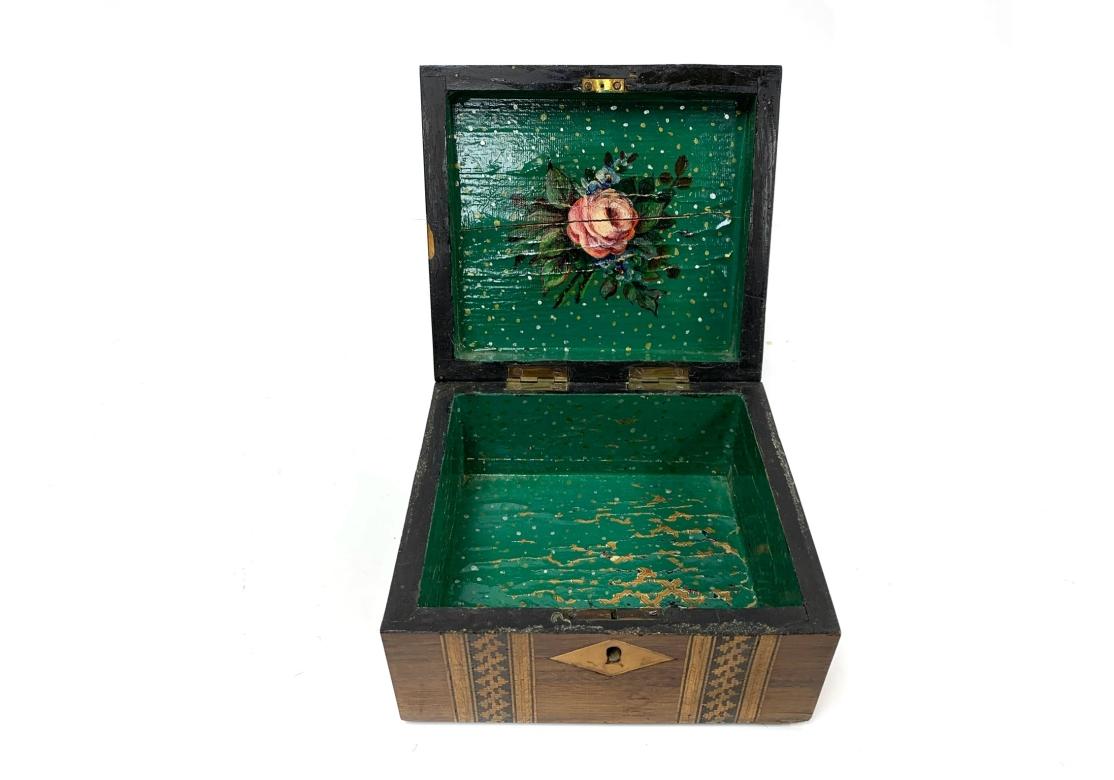 Caja victoriana de Tunbridge Ware con tapa e interior pintado Eduardiano en venta