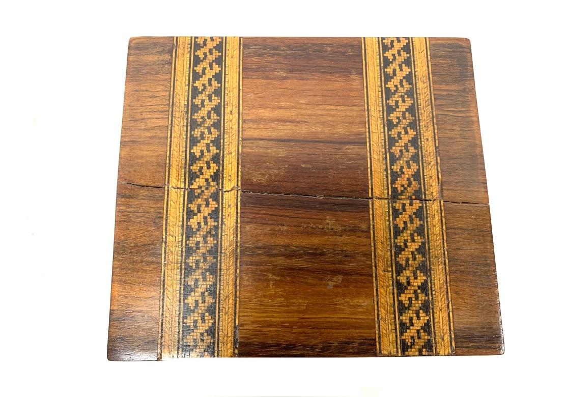 Caja victoriana de Tunbridge Ware con tapa e interior pintado Madera en venta
