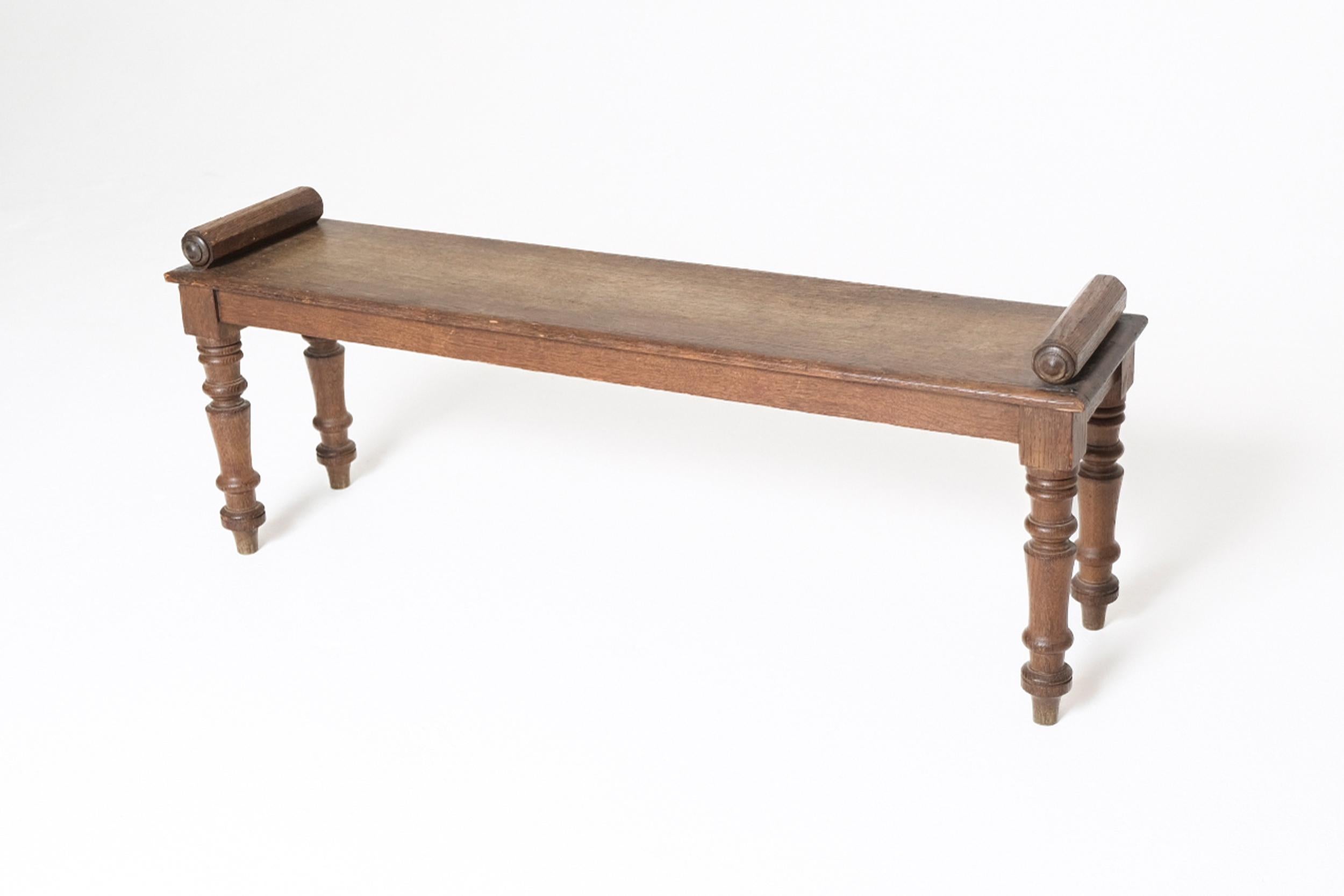 Victorian Turned-Leg Oak Hall Bench with Scroll Ends, England, Late 19th Century For Sale 6
