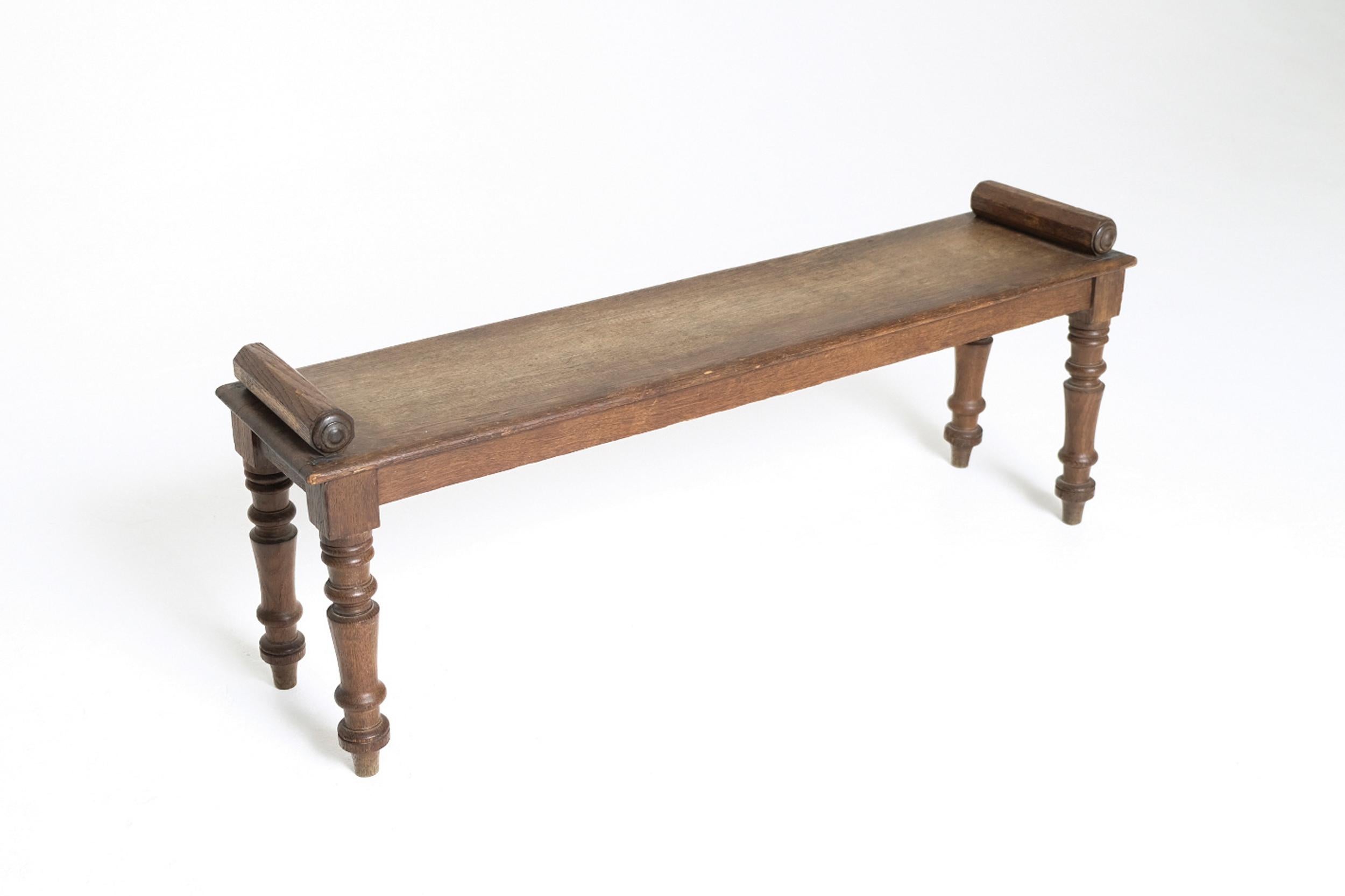 Victorian Turned-Leg Oak Hall Bench with Scroll Ends, England, Late 19th Century For Sale 1