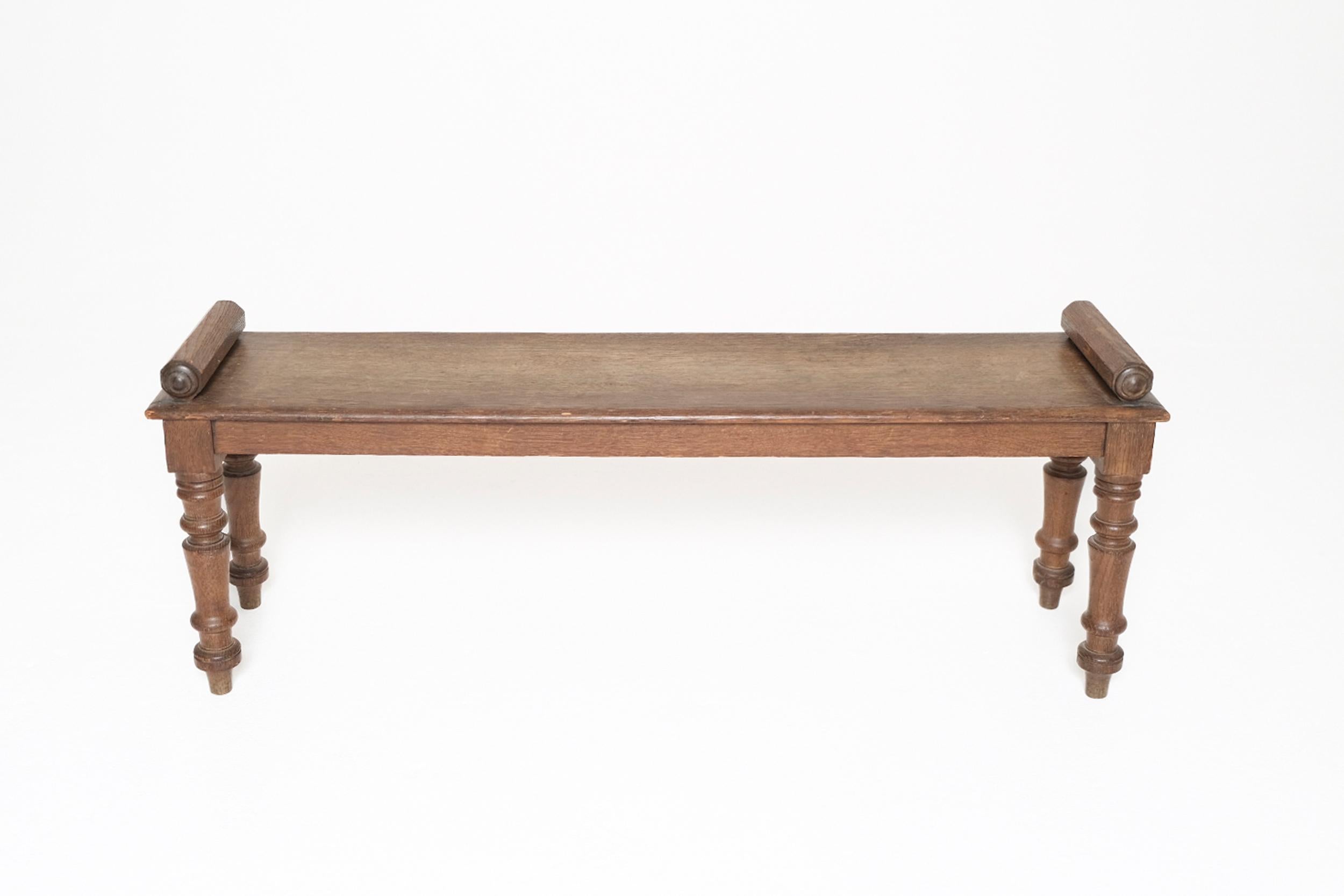 Victorian Turned-Leg Oak Hall Bench with Scroll Ends, England, Late 19th Century For Sale 3