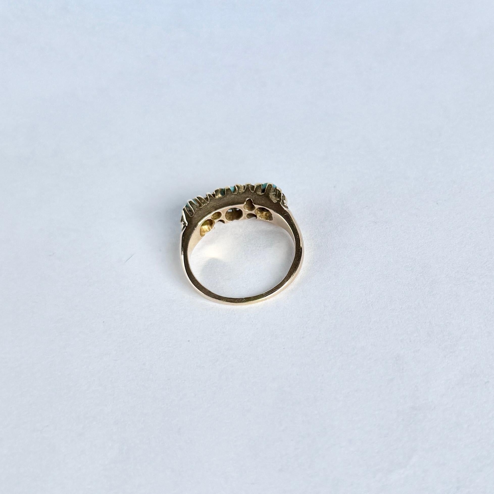 Taglio rotondo Anello vittoriano a tre pietre in turchese e diamanti in oro 9 carati in vendita