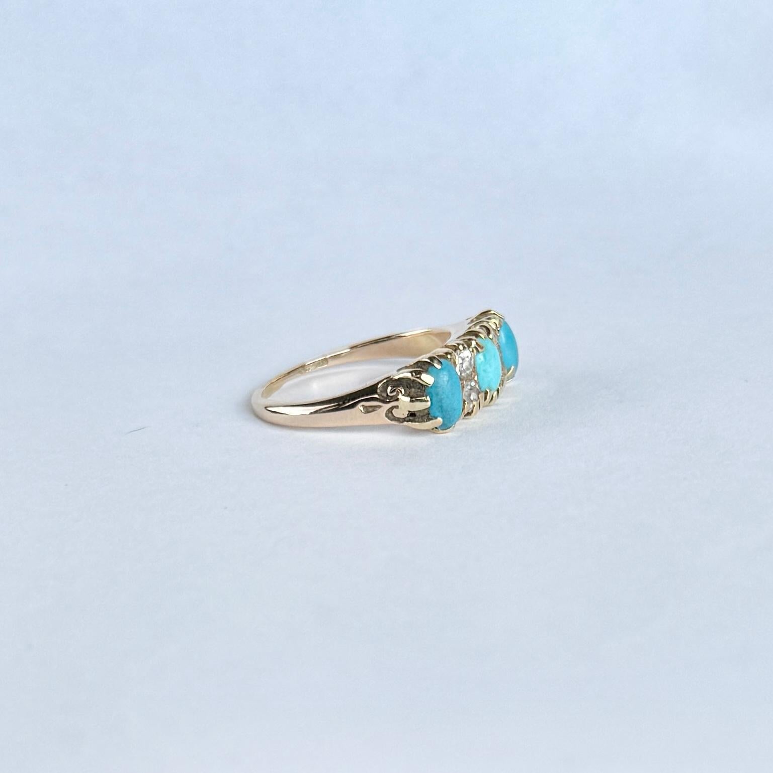 Anello vittoriano a tre pietre in turchese e diamanti in oro 9 carati In condizioni buone in vendita a Chipping Campden, GB