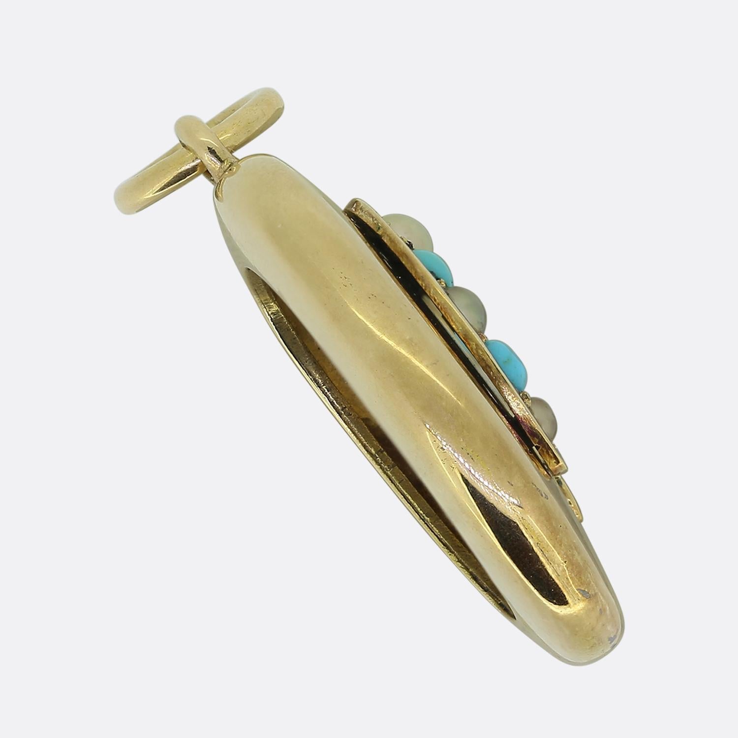 Taille cabochon Pendentif en forme de fer à cheval en turquoise et perles de style victorien en vente