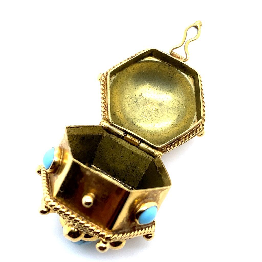 Victorian Turquoise Pendant with Dice 18 Karat Yellow Gold For Sale 2