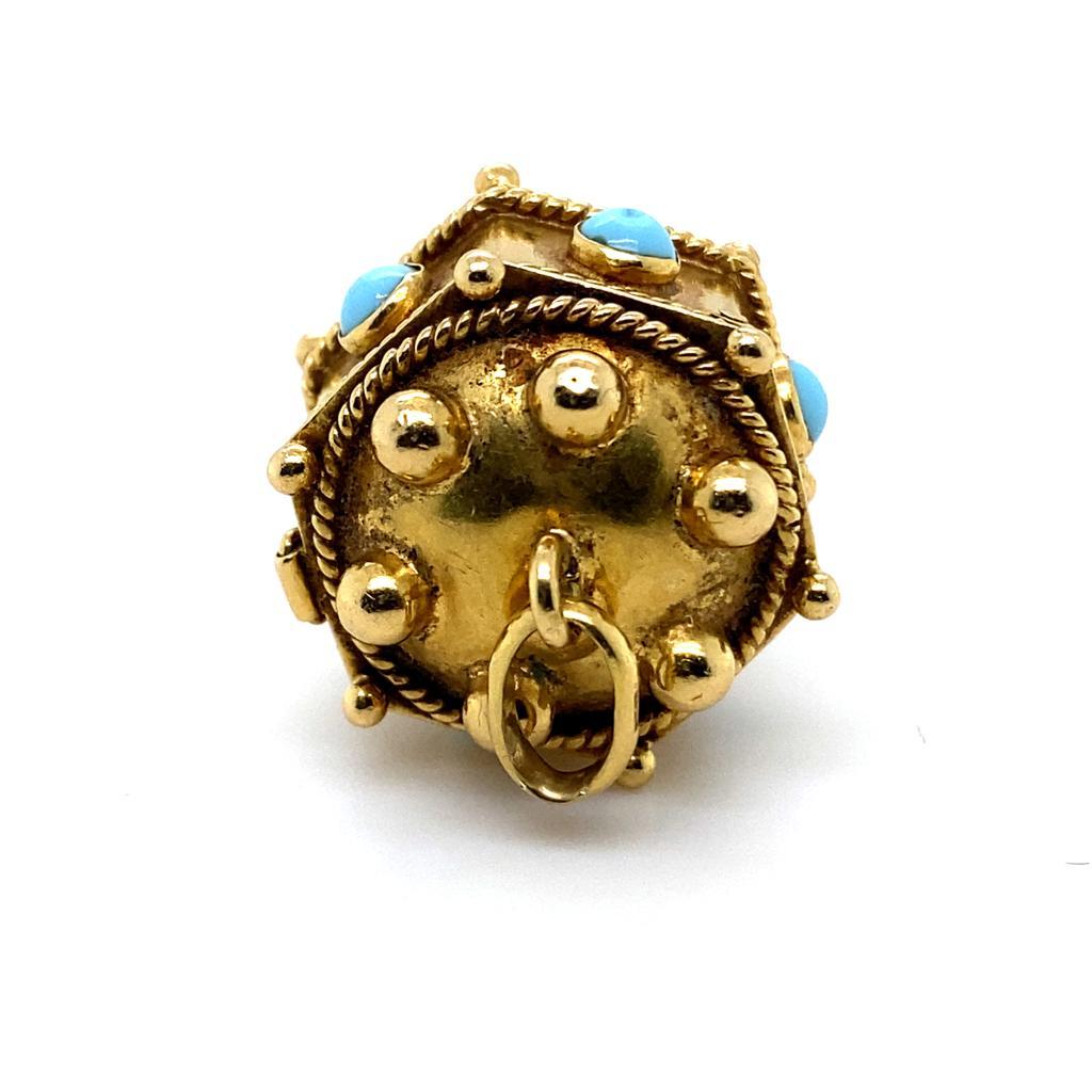Victorian Turquoise Pendant with Dice 18 Karat Yellow Gold For Sale 3
