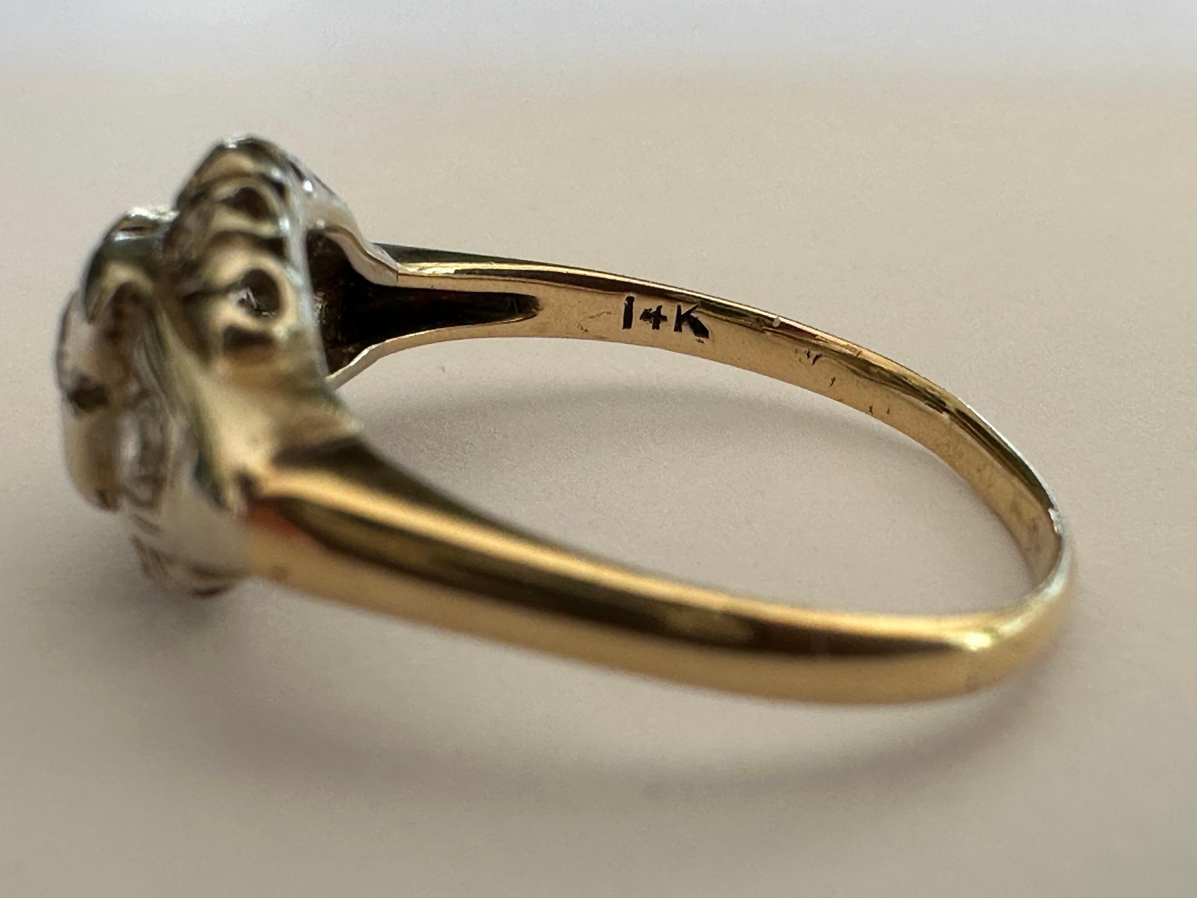 Taglio antico europeo Anello vittoriano bicolore con diamanti in oro 14K in vendita