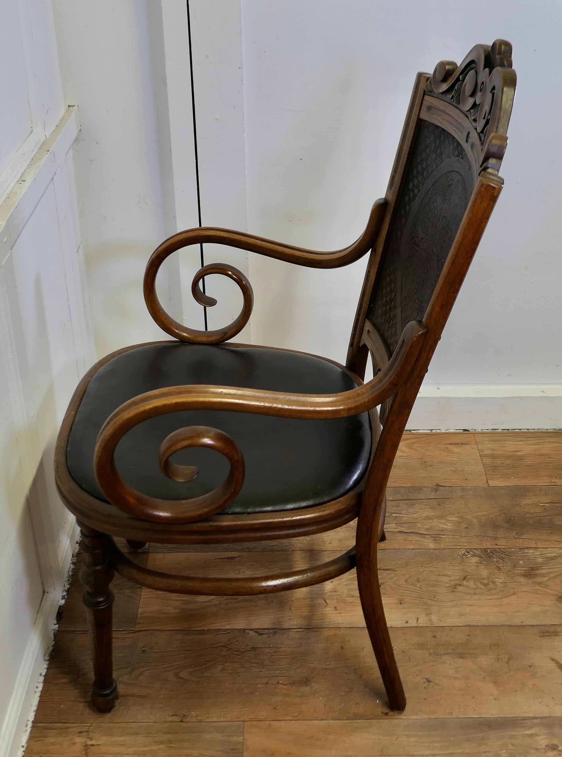 Victorian Upholstered Bentwood Salon or Desk Chair  This is a charming piece  For Sale 4