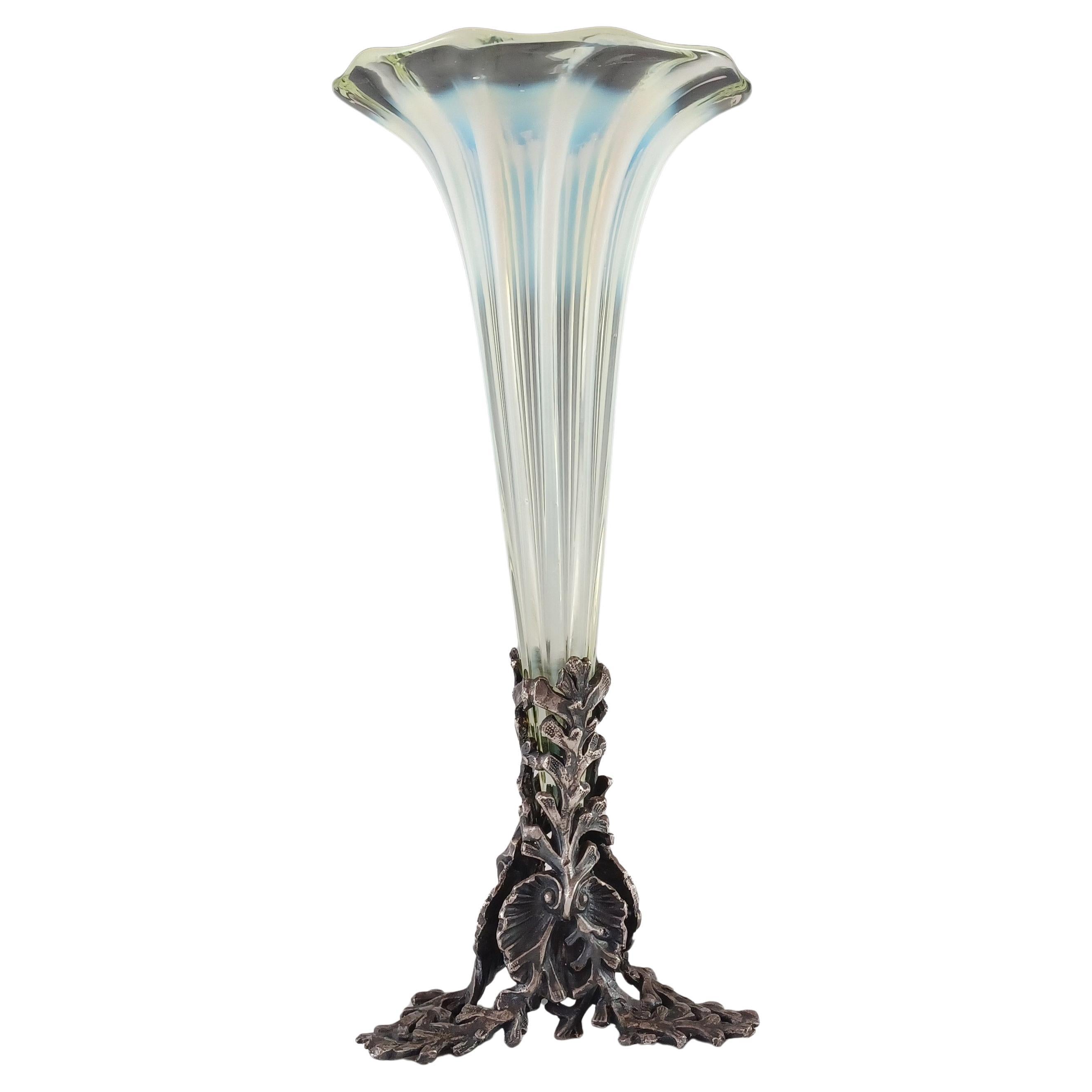 Vaselina Victoriana / Uranio Jarrón Epergne de Vidrio y Metal
