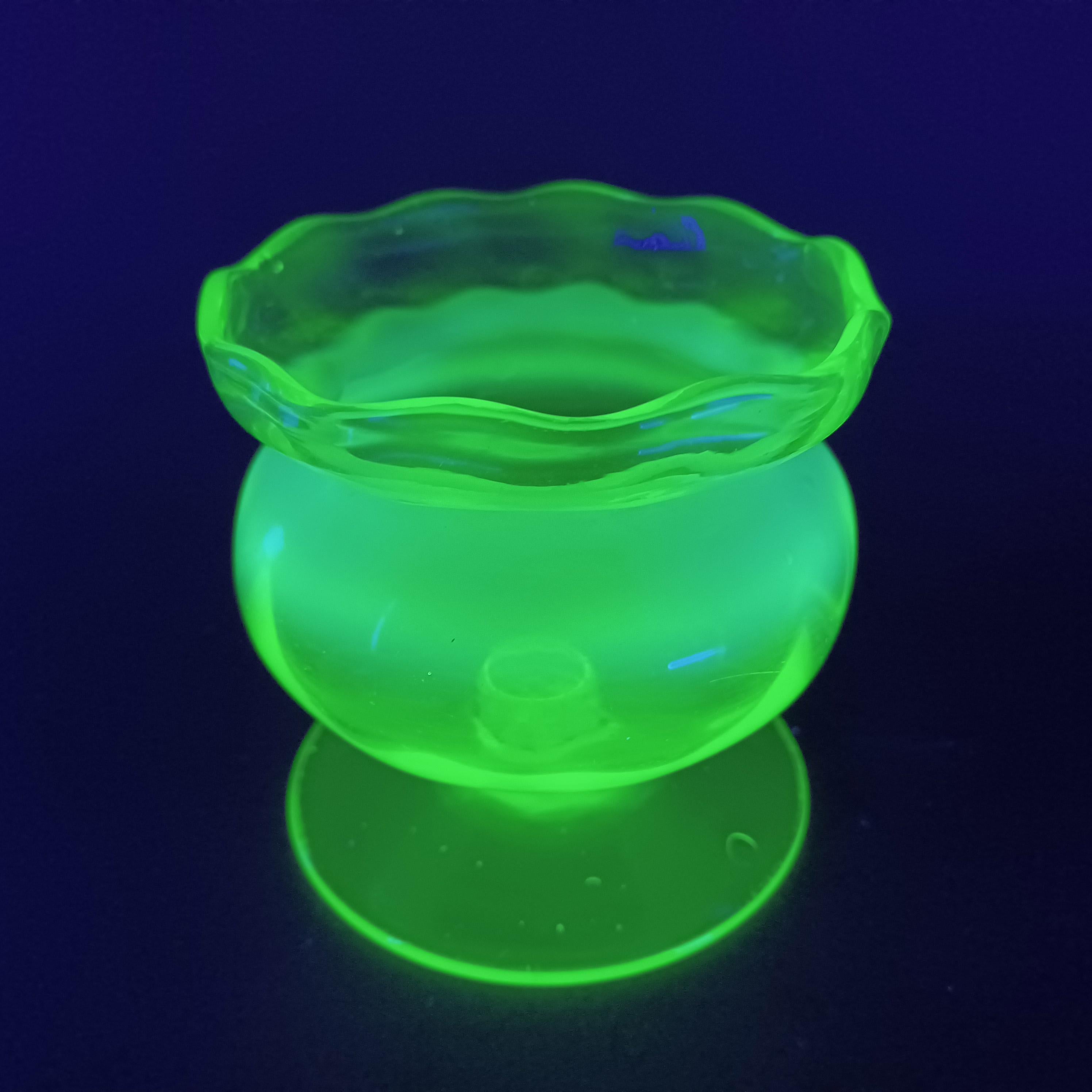 Hand-Crafted Victorian Vaseline Uranium Opalescent Glass Footed Vase