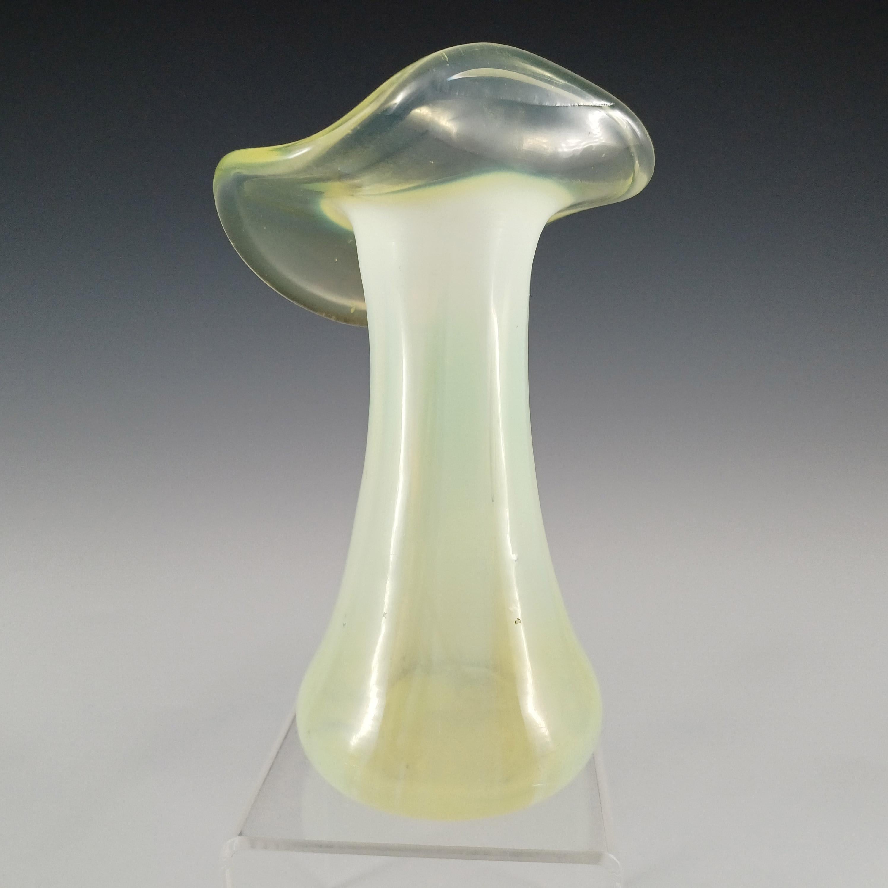 Victorian Vaseline Uranium Opalescent Glass Pulpit Vase In Good Condition For Sale In Bolton, GB