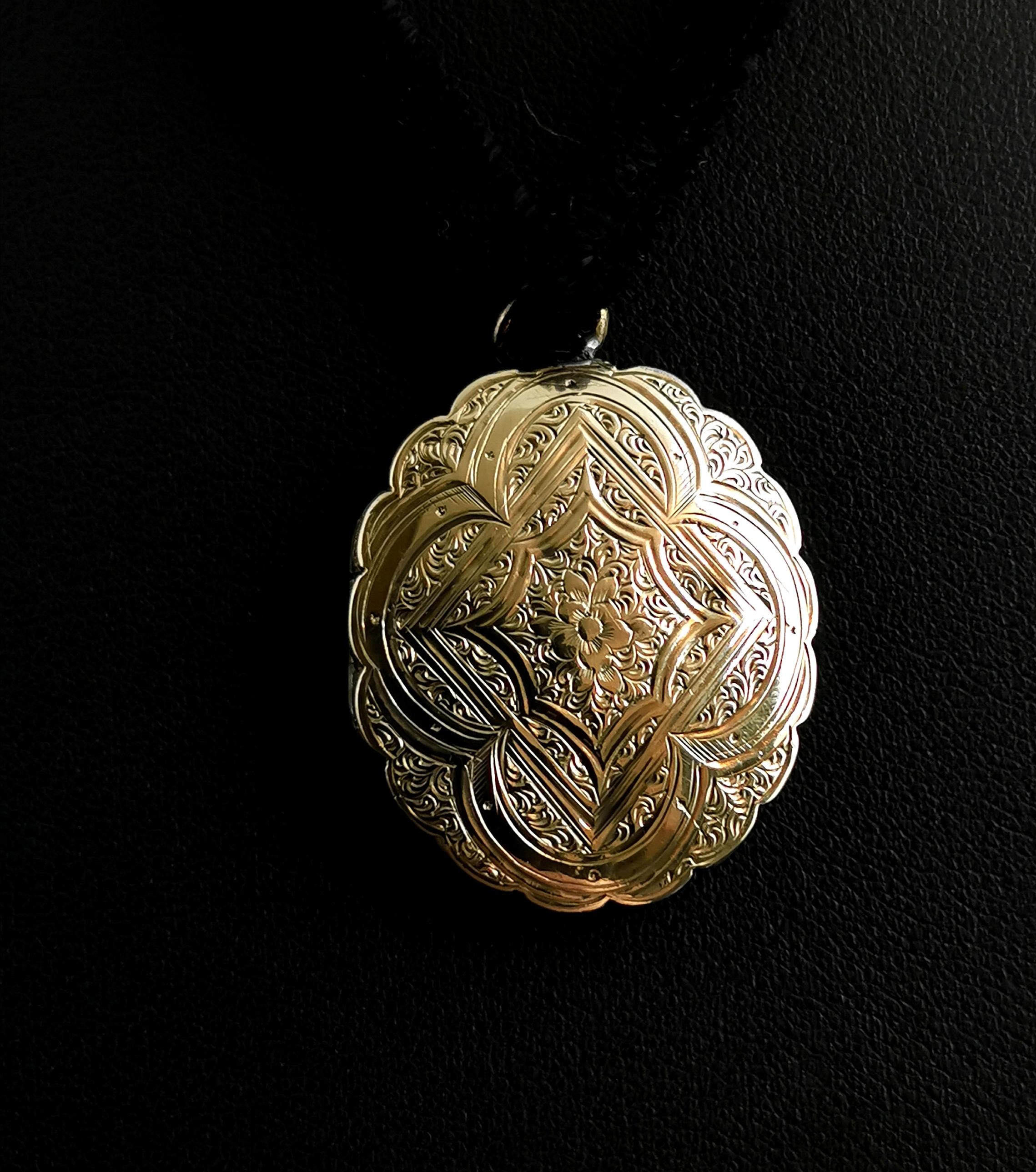 Victorian Velvet Choker Necklace, 9k Gold Front and Back Locket 1