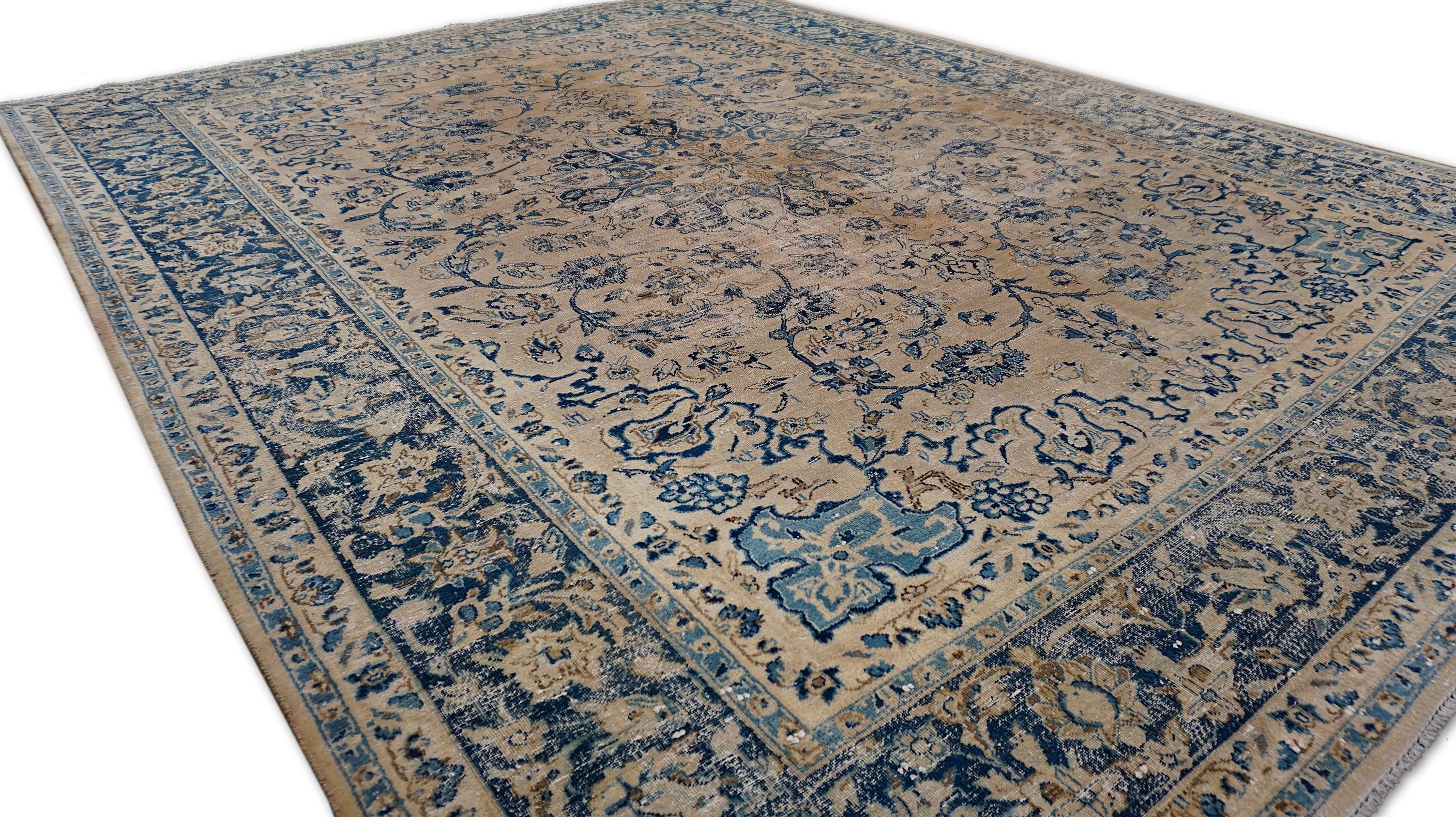 Alfombra de lana envejecida Victorian Vintage Beige y Azul 9'7''x12' en Desgastado estado para la venta en Torrance, CA