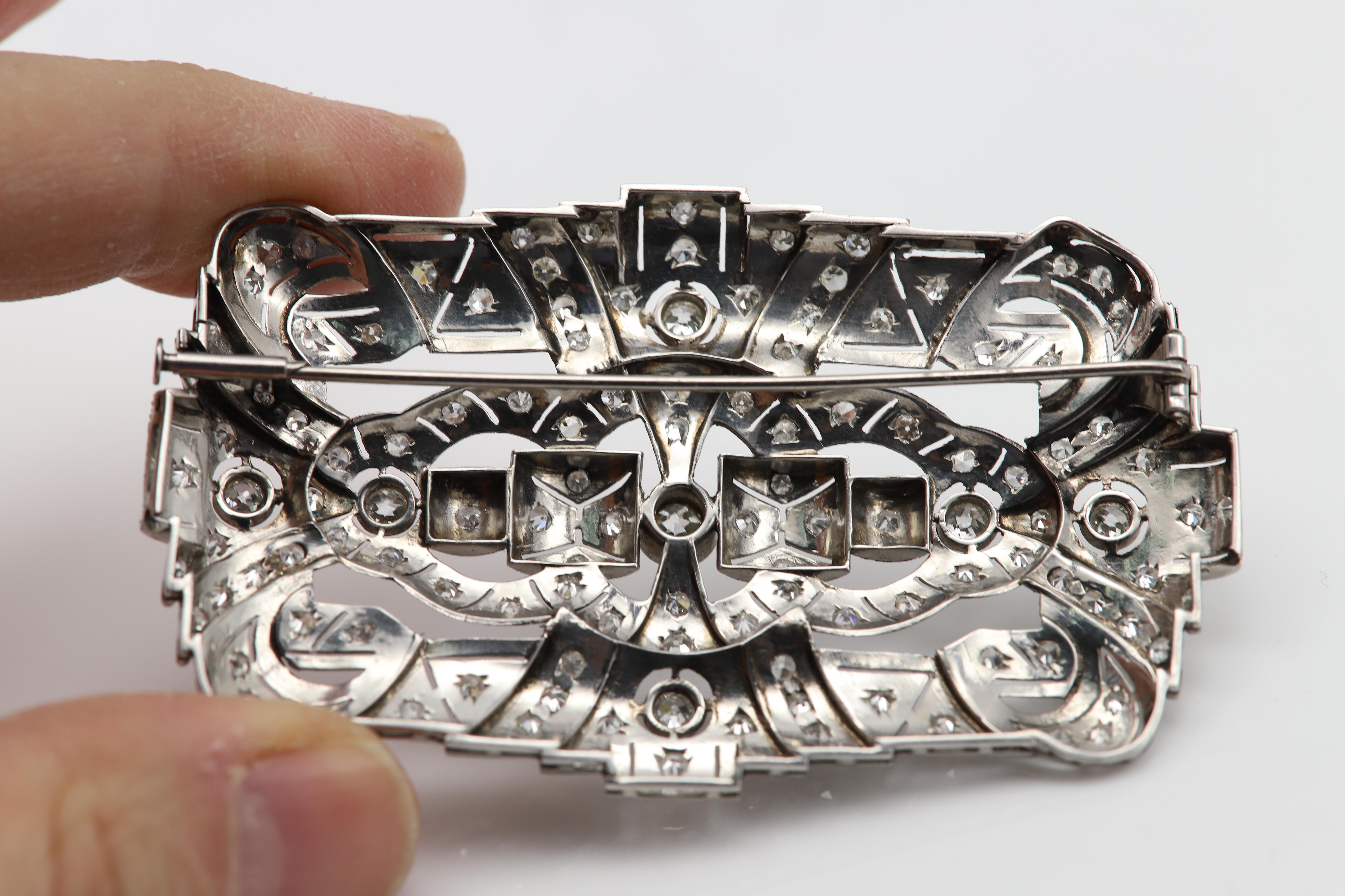 Victorian Vintage Diamond Brooch Platinum Brooch Pin circa early 1900's art deco In Excellent Condition For Sale In Brooklyn, NY